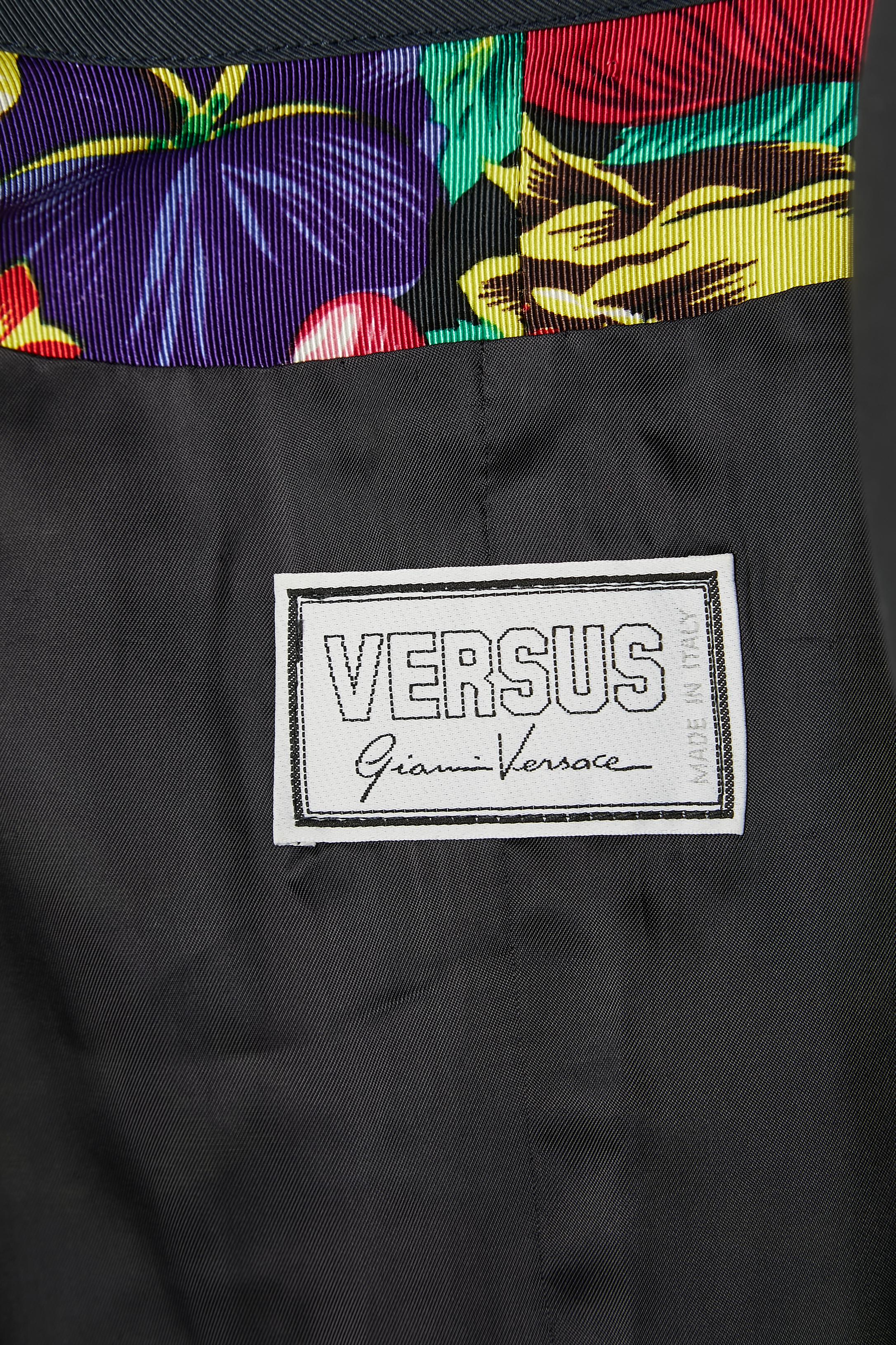Single breasted flower printed jacket with jewlery buttons Versus Gianni Versace For Sale 1
