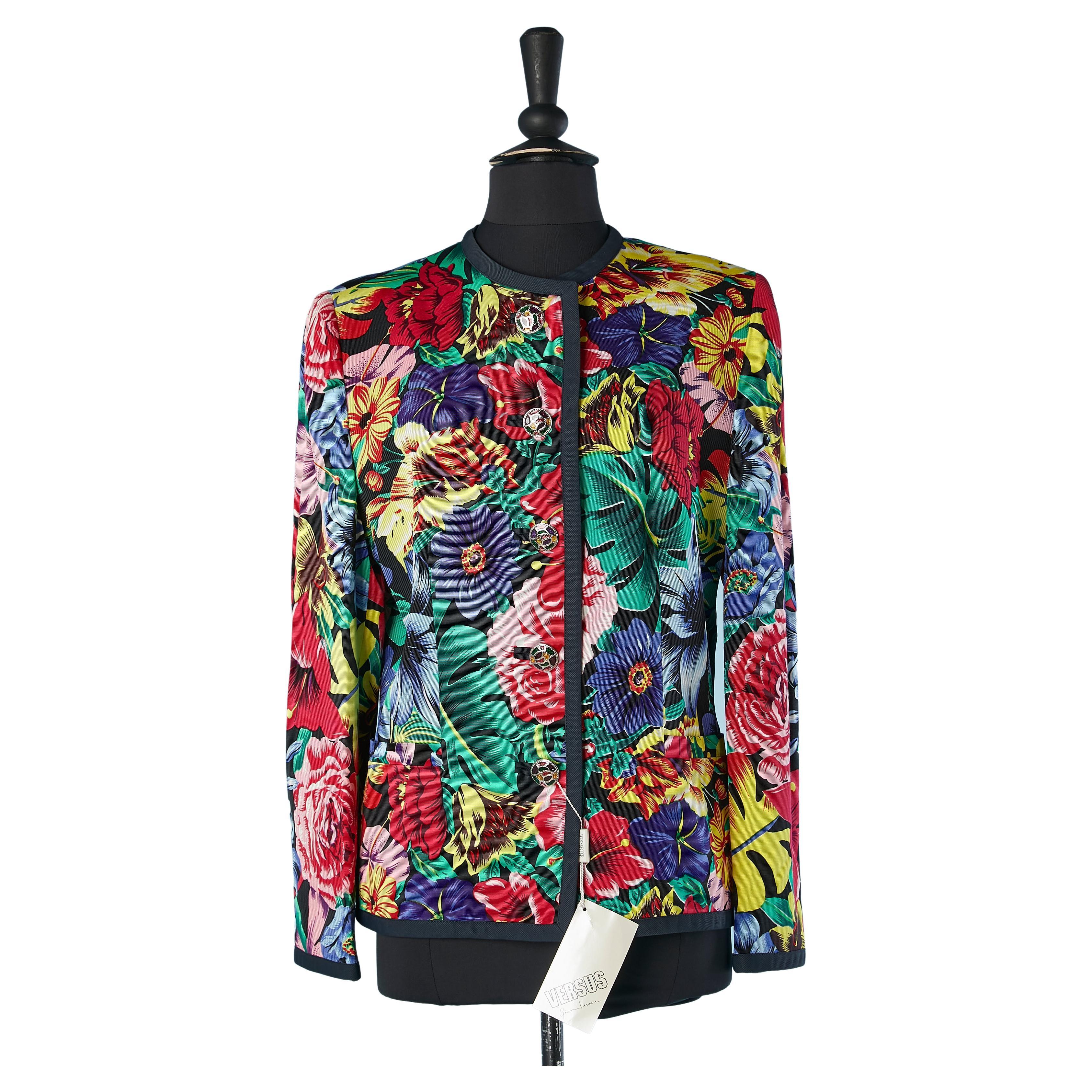 Single breasted flower printed jacket with jewlery buttons Versus Gianni Versace For Sale