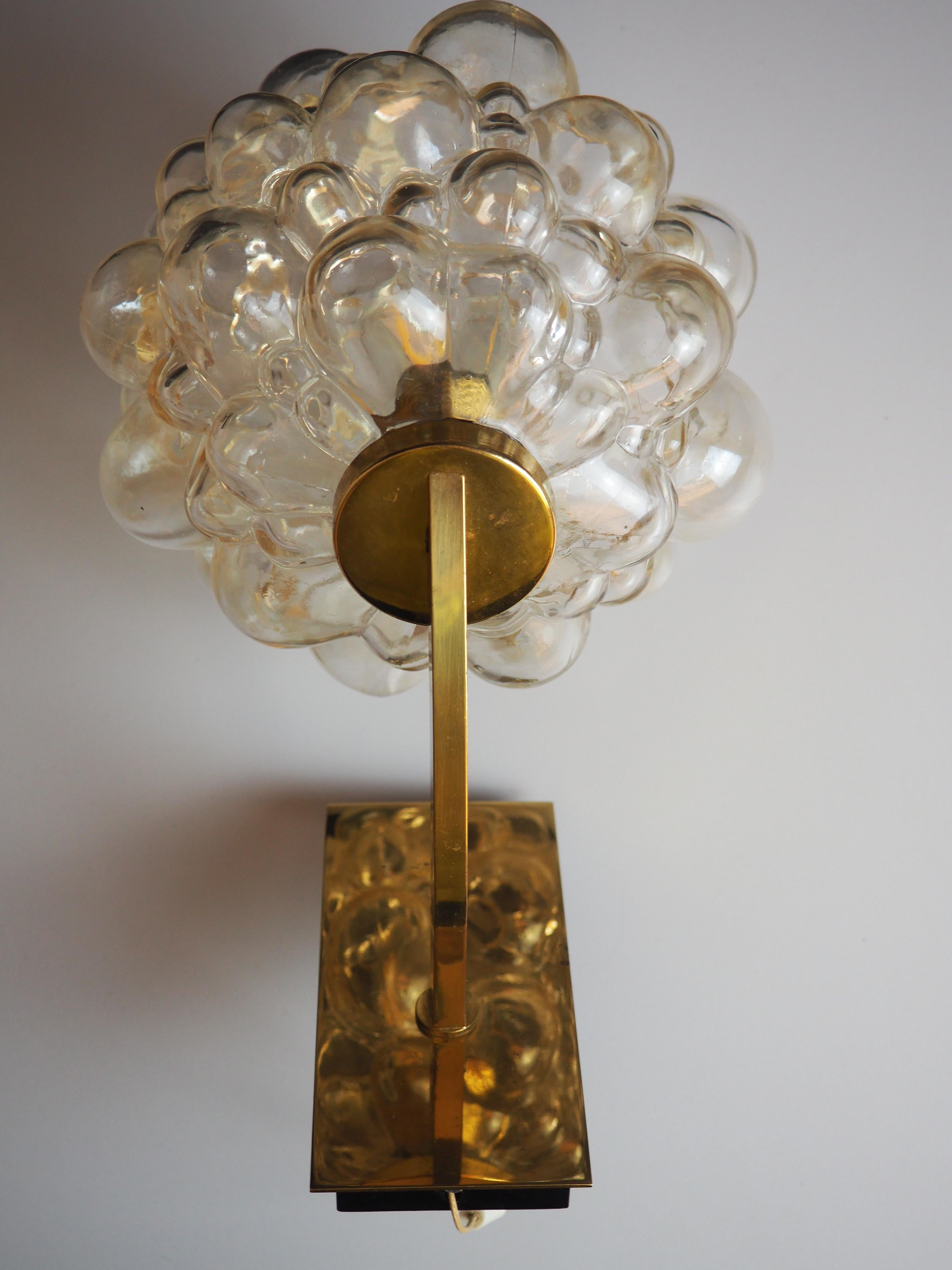Single Bubble Glass and Brass Wall Sconce by H.Tynell for Limburg, circa 1960s In Excellent Condition In Wiesbaden, Hessen