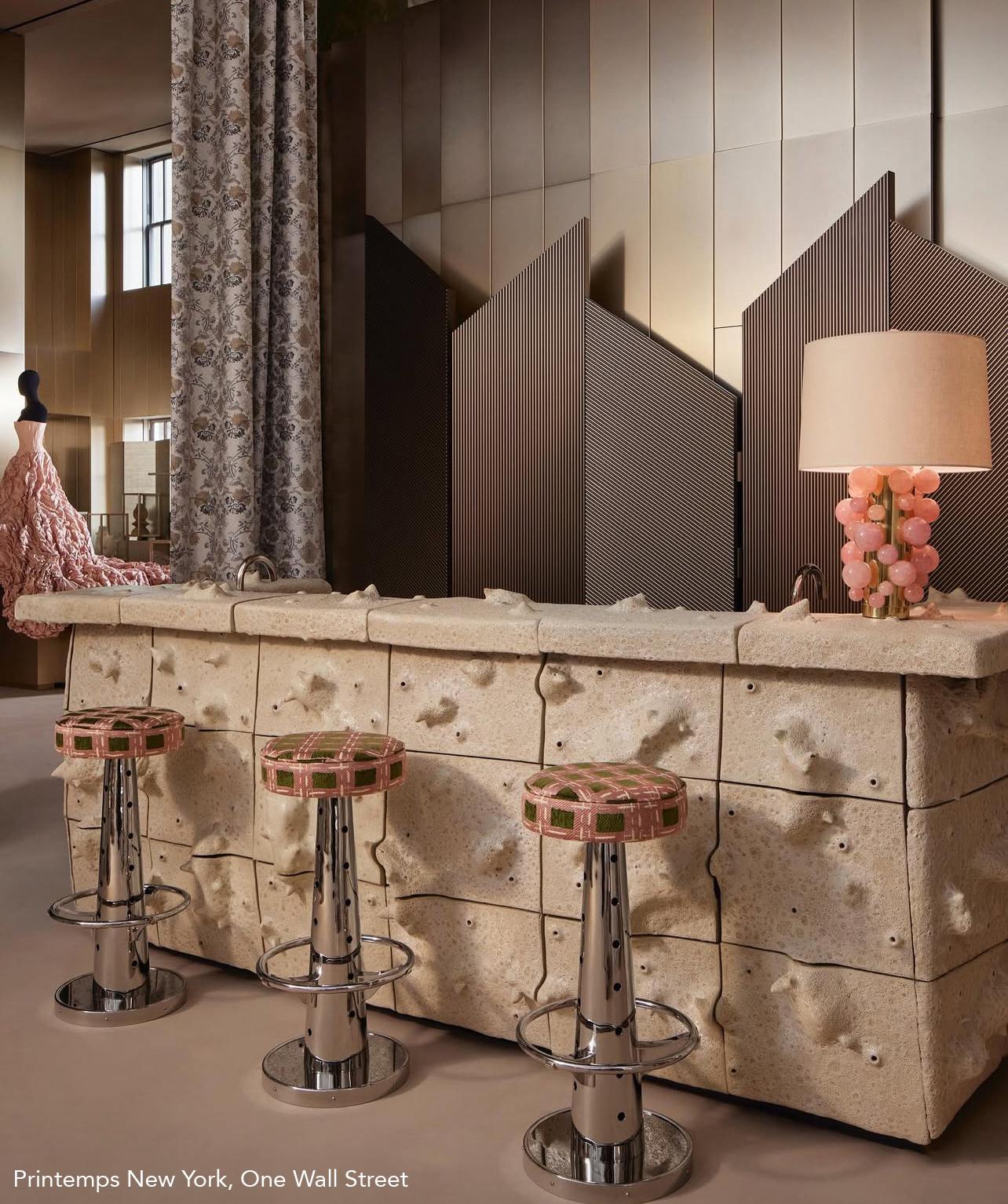 XXI secolo e contemporaneo Lampada a bolla singola in cristallo di rocca rosa di Phoenix in vendita