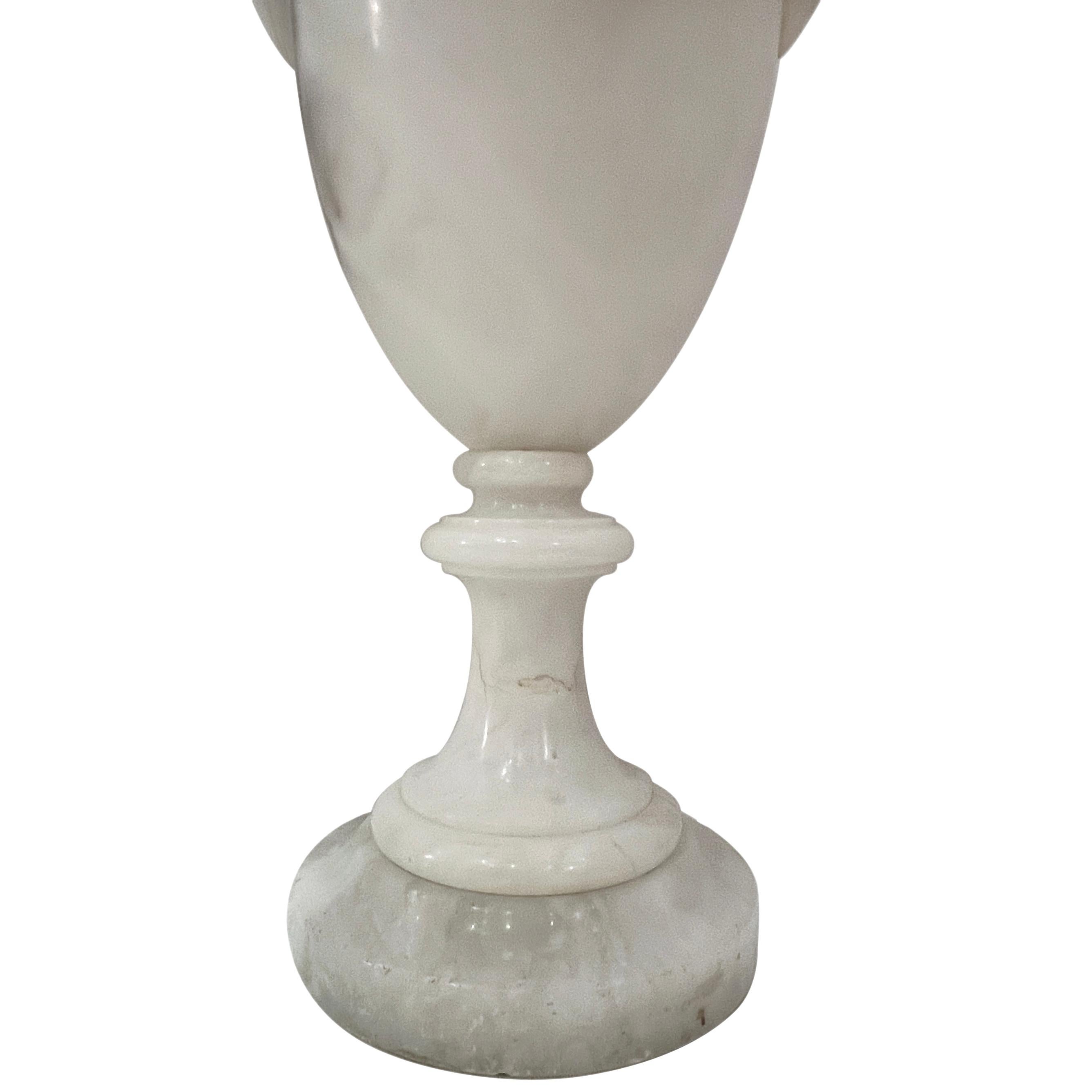 Single Carved Alabaster Table Lamp In Good Condition For Sale In New York, NY