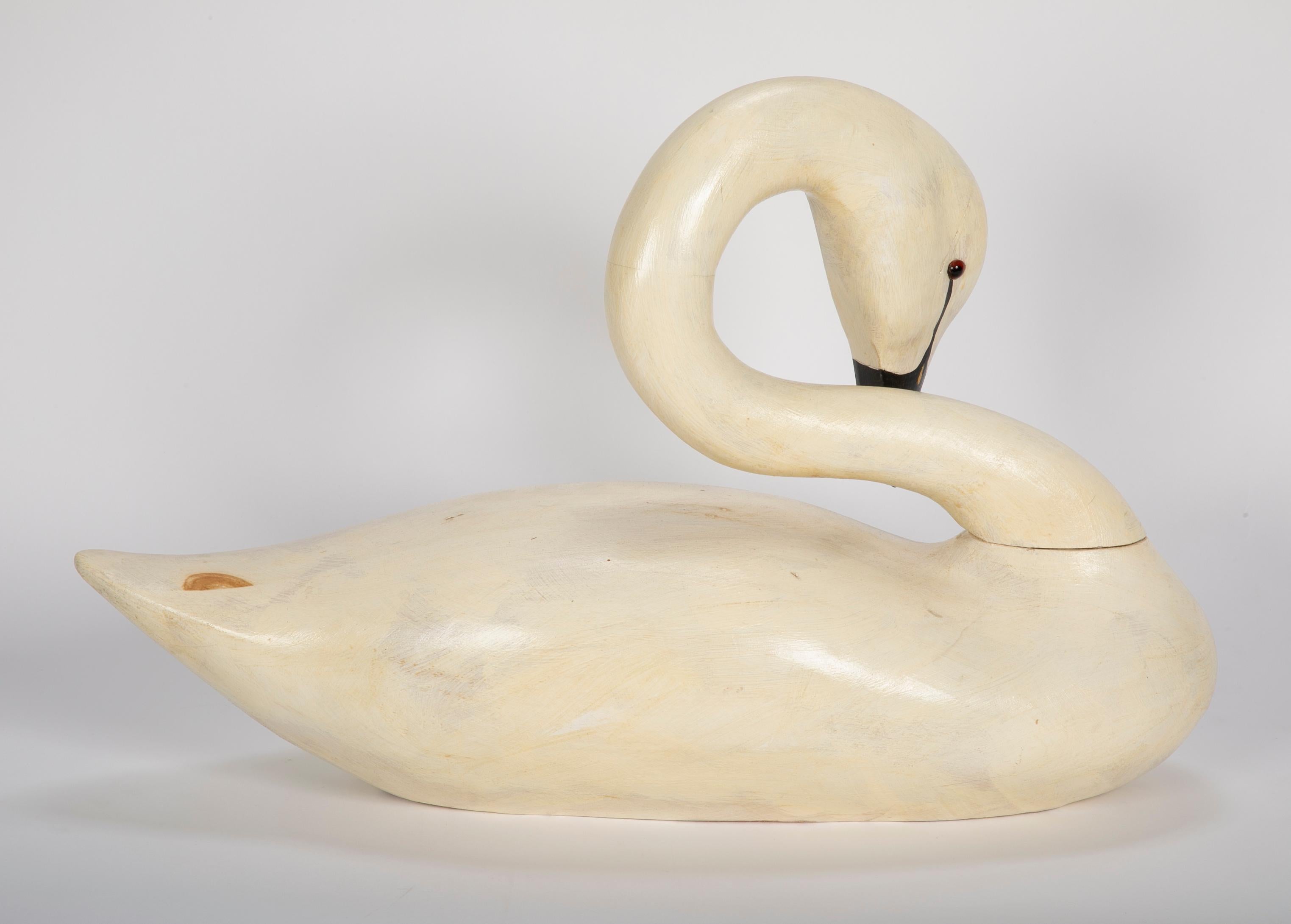 Single Carved and Painted Wood Swan In Fair Condition For Sale In New York City, NY