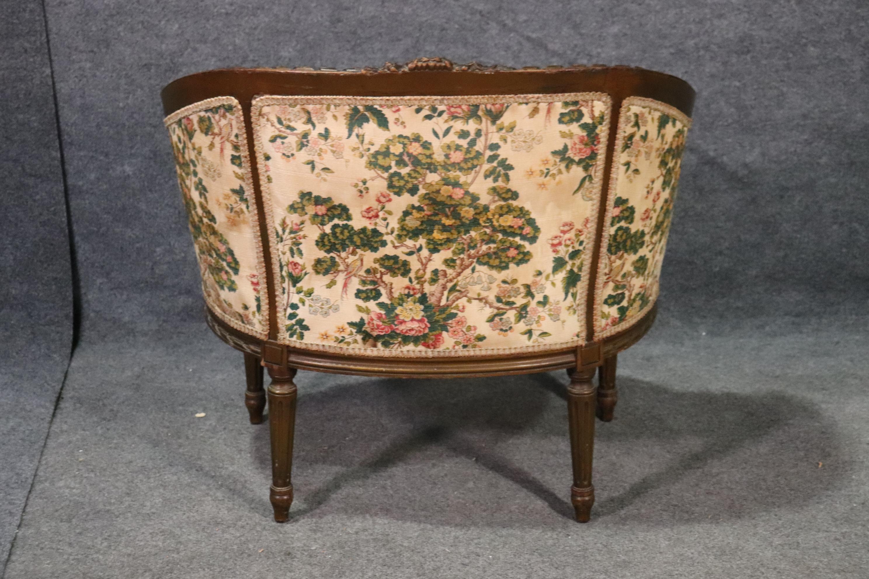 Single Carved Walnut 1890s Era French Louis XVI Bergère Vanity Boudoir Chair In Good Condition In Swedesboro, NJ