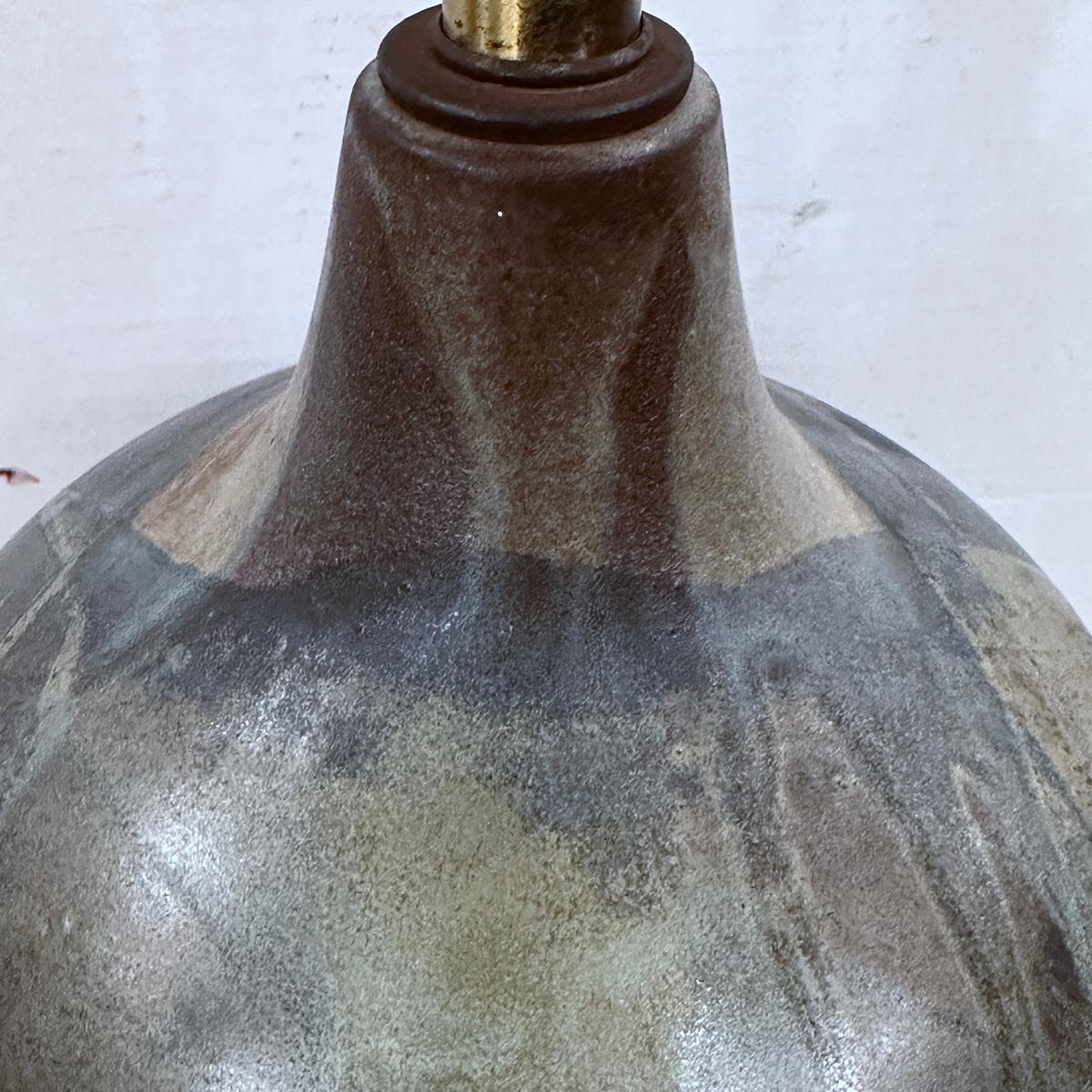 Single Ceramic Table Lamp In Good Condition For Sale In New York, NY