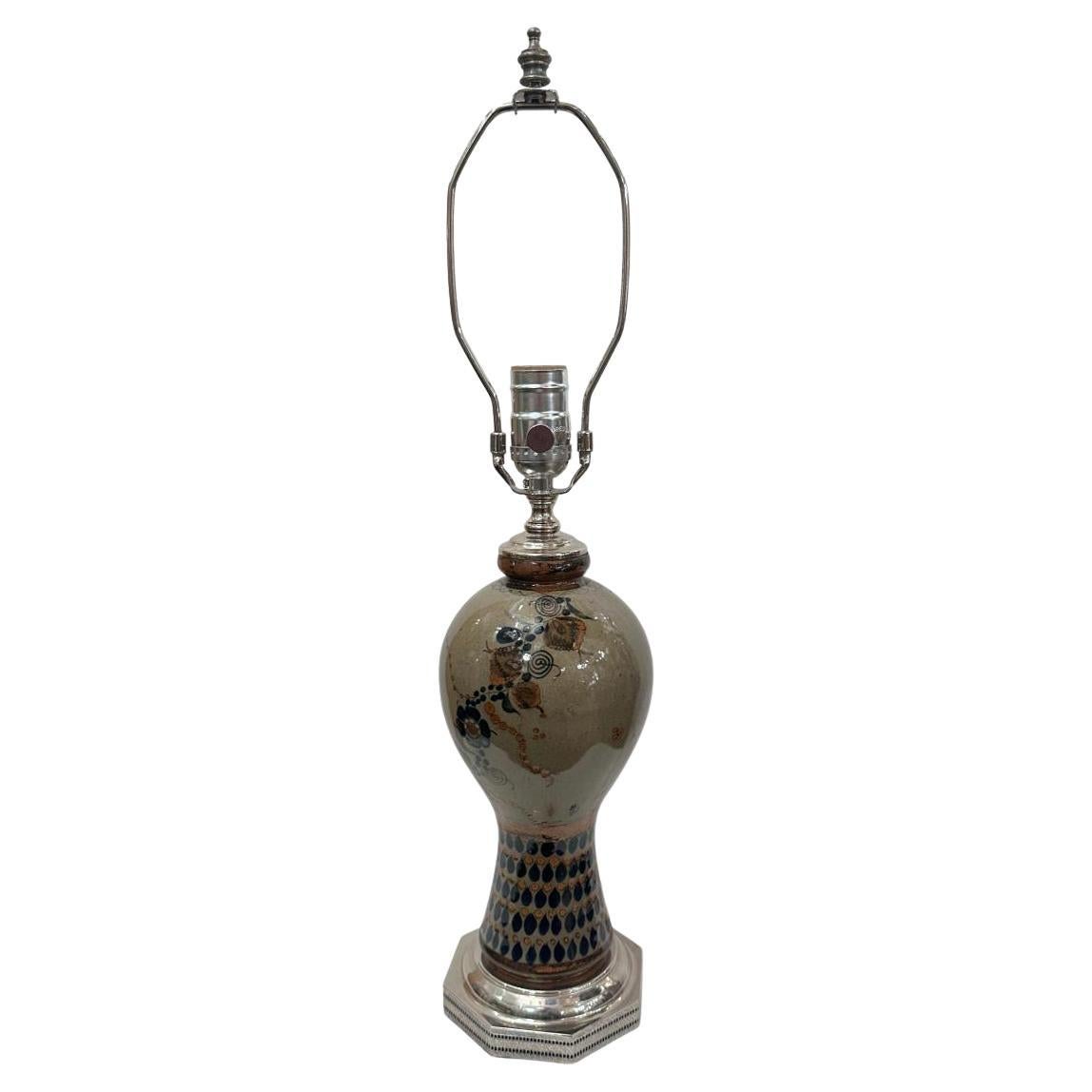 Einzelne Keramik-Tischlampe
