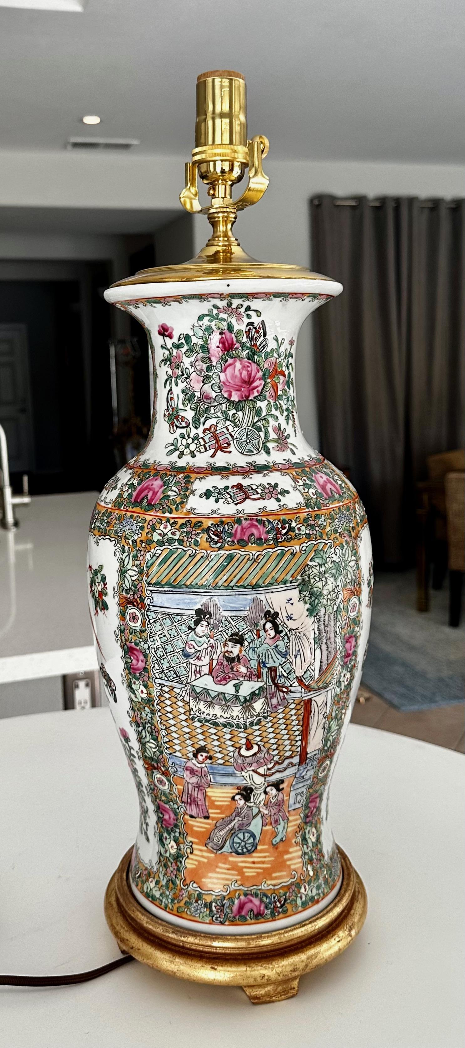 Mid-20th Century Single Chinese Asian Famille Rose Porcelain Vase Table Lamp For Sale