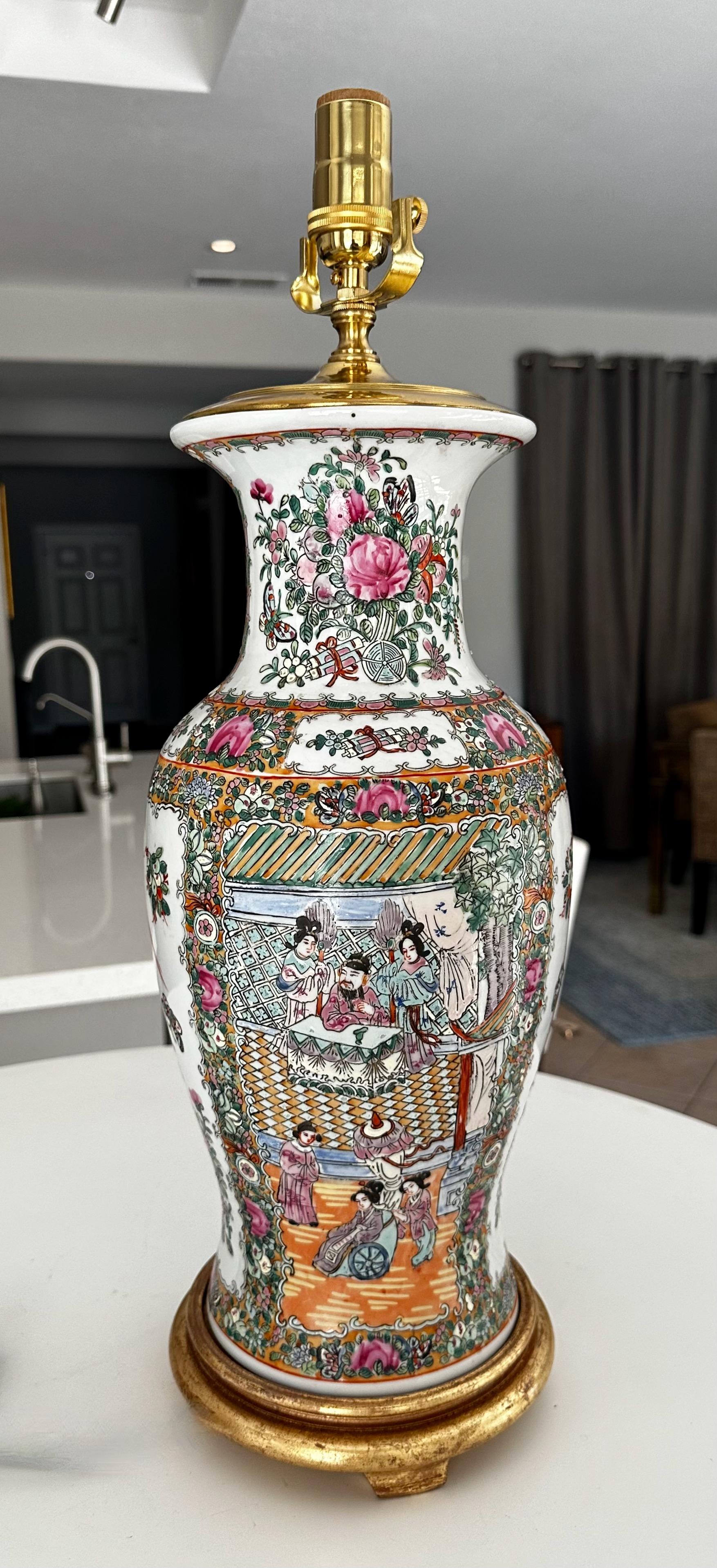 Brass Single Chinese Asian Famille Rose Porcelain Vase Table Lamp For Sale
