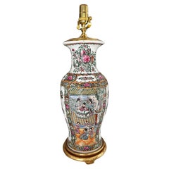 Single Chinese Asian Famille Rose Porcelain Vase Table Lamp