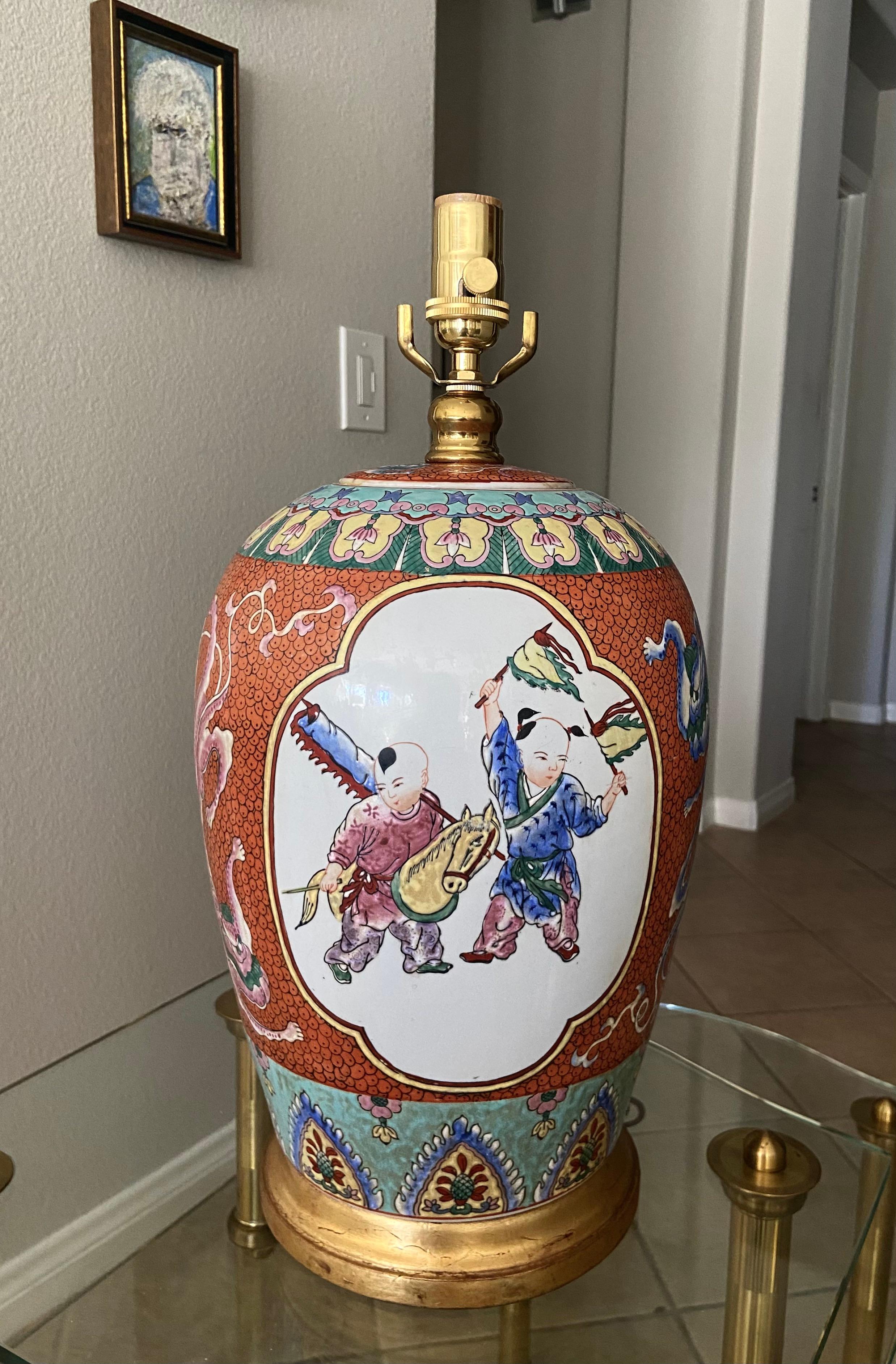 Single Chinese Children Famille Rose Porcelain Table Lamp In Good Condition For Sale In Palm Springs, CA