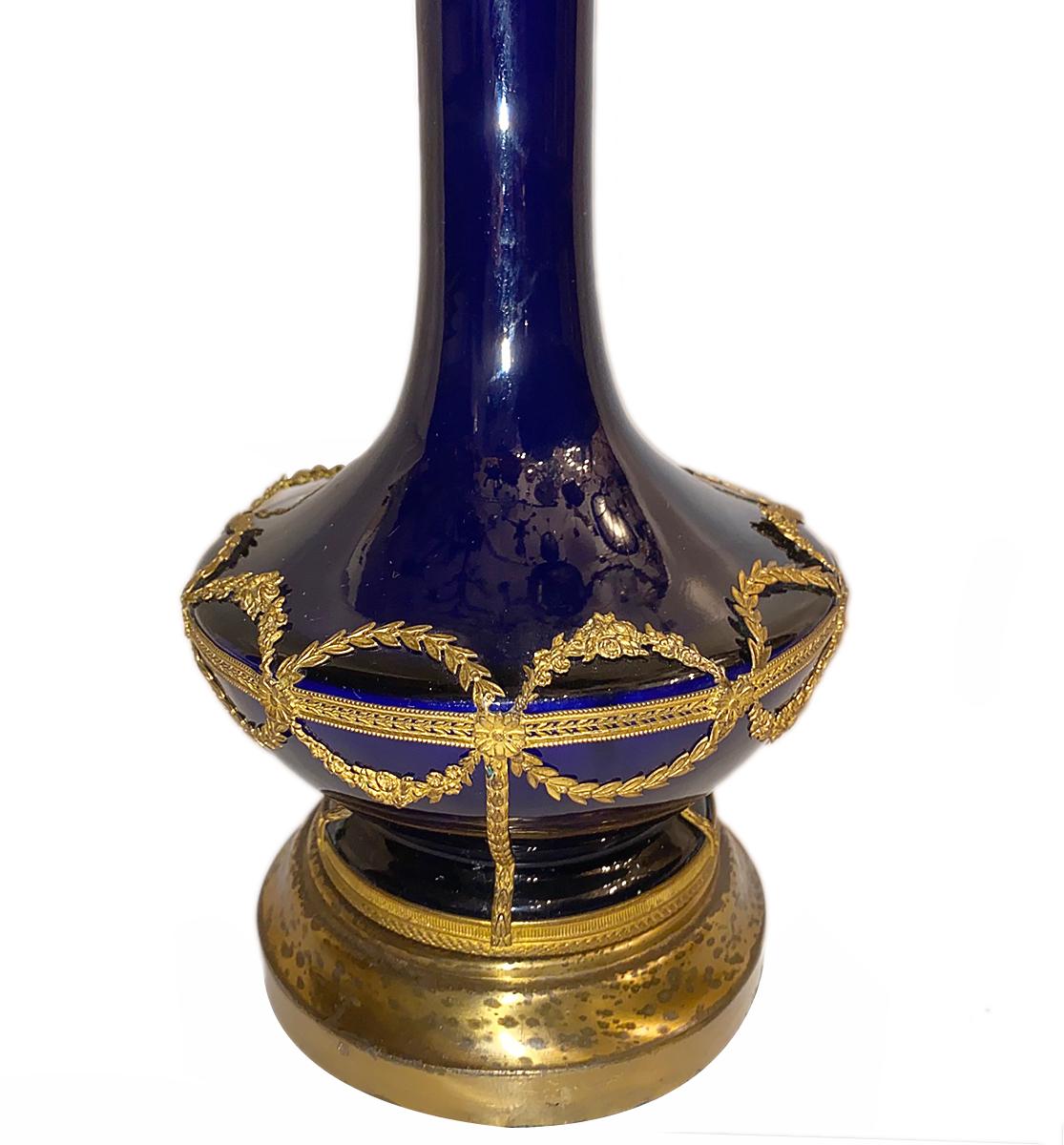 Single Cobalt Blue Porcelain Table Lamp In Good Condition For Sale In New York, NY