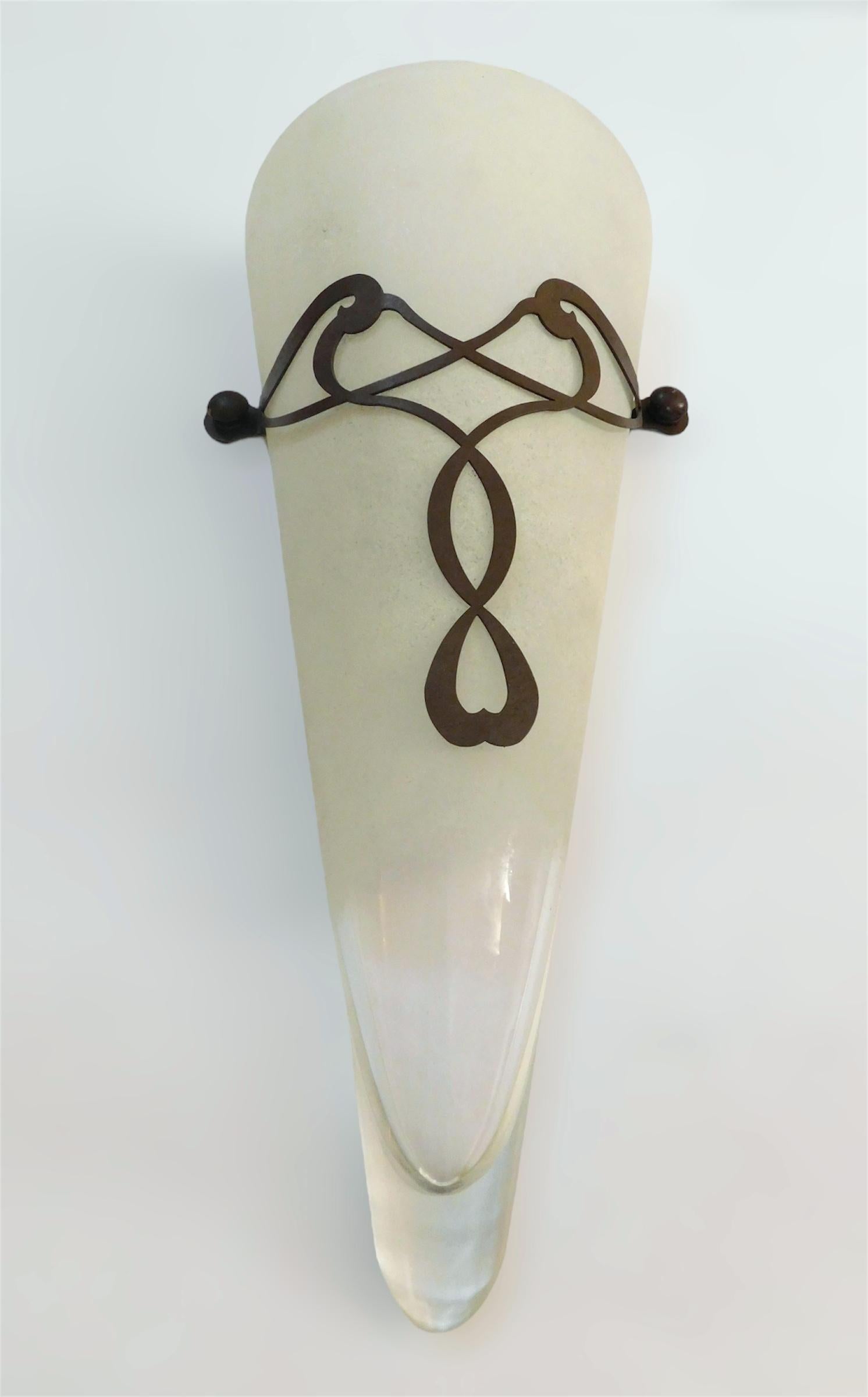 Single Conical Murano Sconce In Good Condition For Sale In Los Angeles, CA