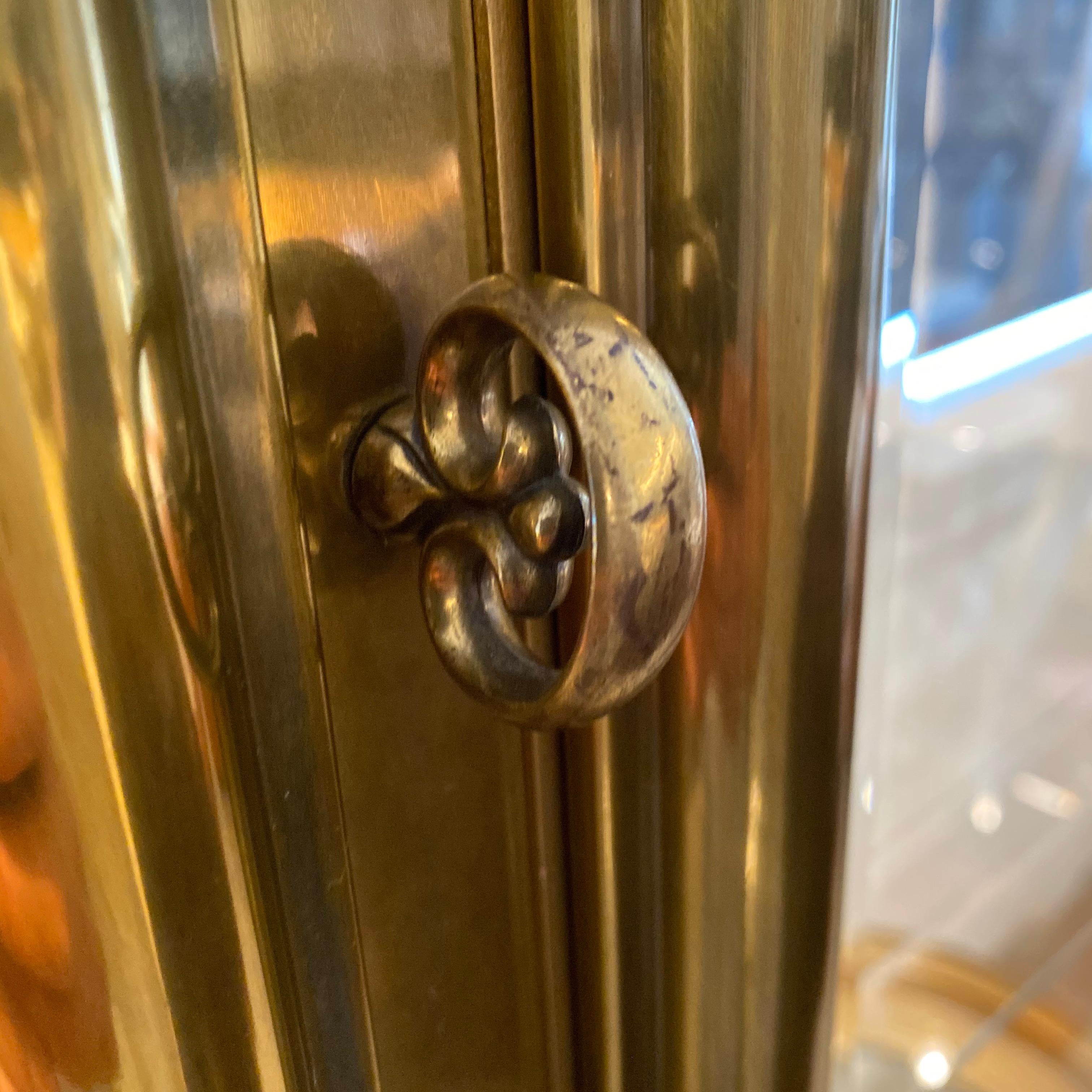 Single Curved End Mastercraft Brass Vitrine Display Cabinet 1