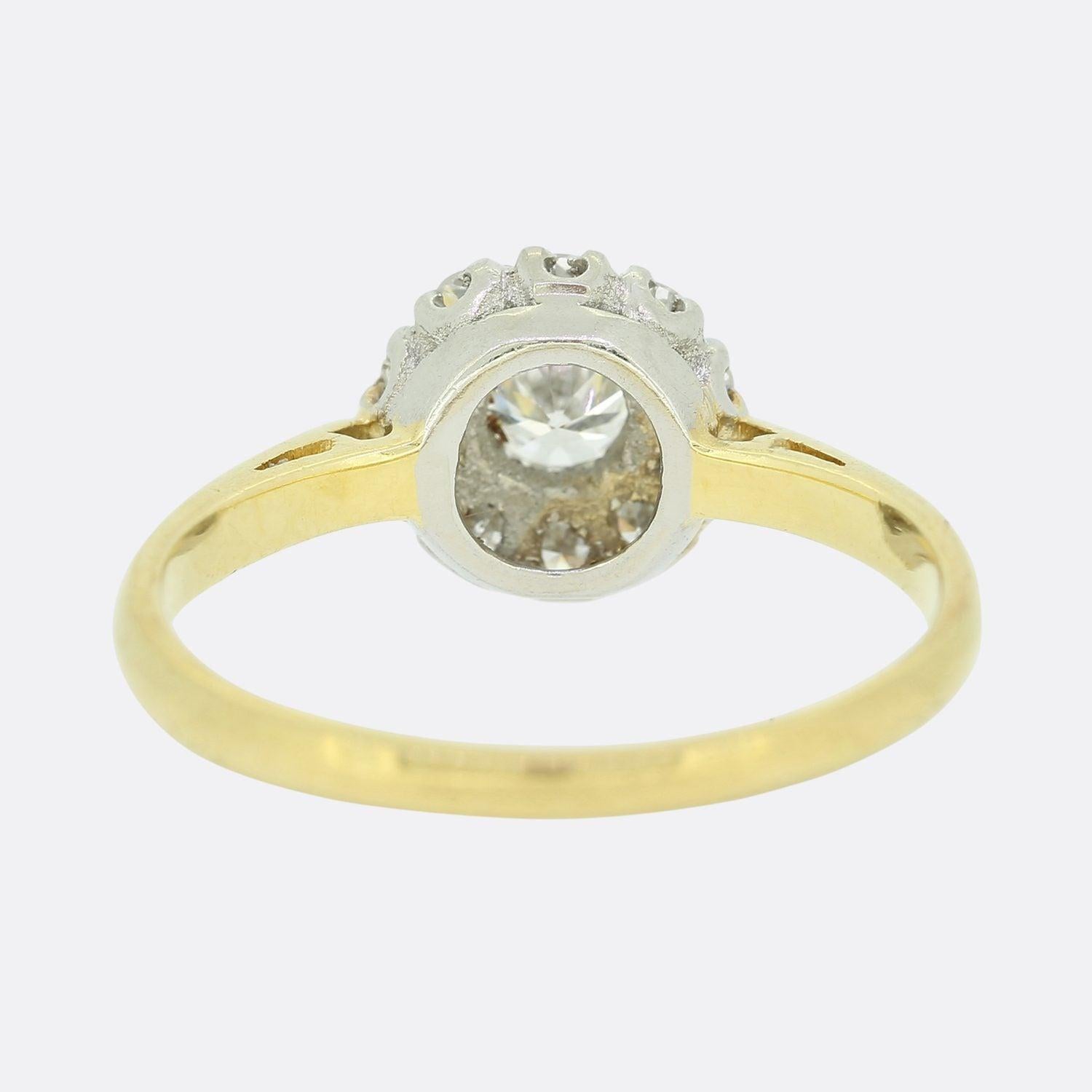 Anello a grappolo con diamante a taglio singolo In condizioni buone in vendita a London, GB