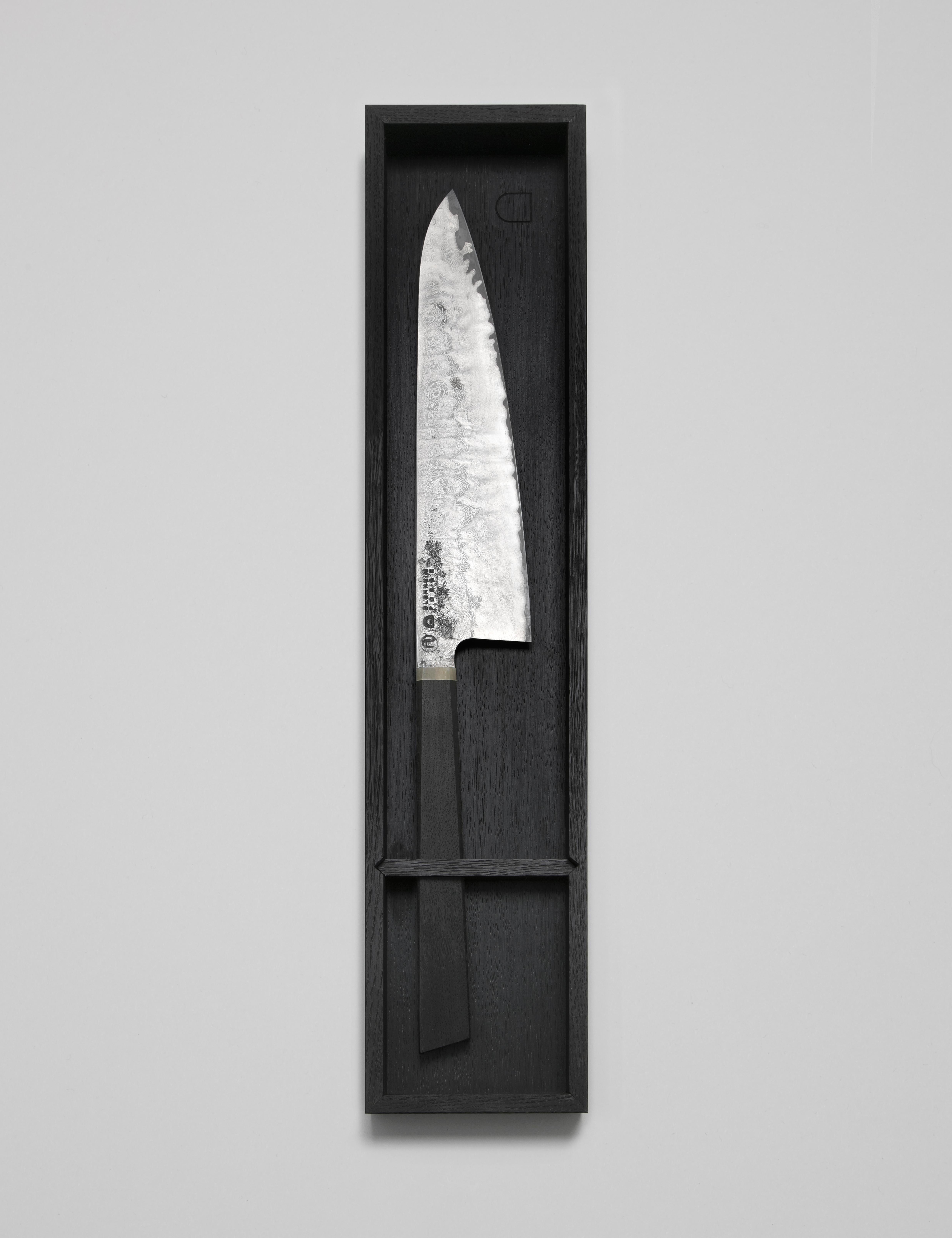 Ensemble de couteaux Damascus avec boîte d'exposition en chêne de 3000 à 5000 ans en vente 6