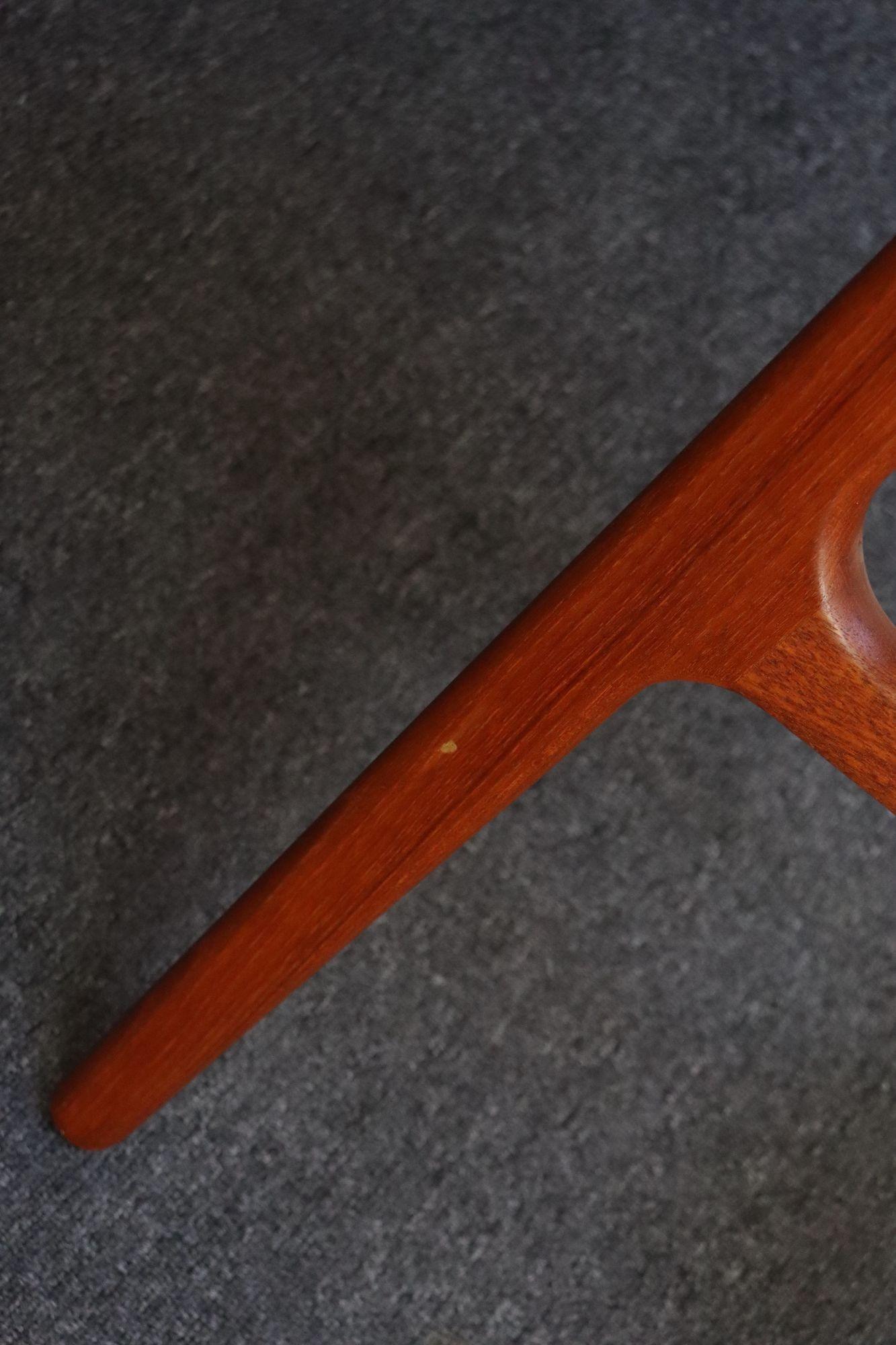 Sgabello singolo moderno danese scultoreo in teak di Erik Buch per D. A. Møbler in vendita 10