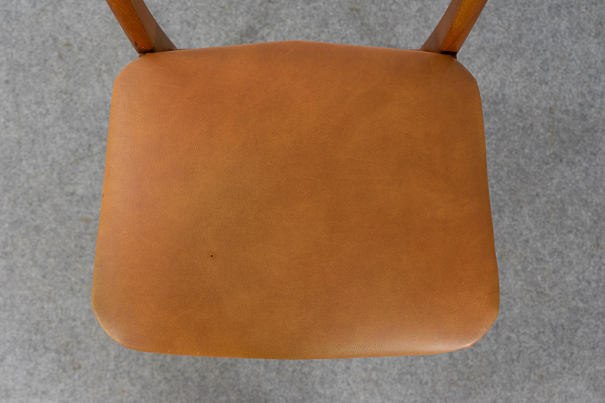 Single Danish Teak & Beech Dining Chair In Good Condition For Sale In VANCOUVER, CA