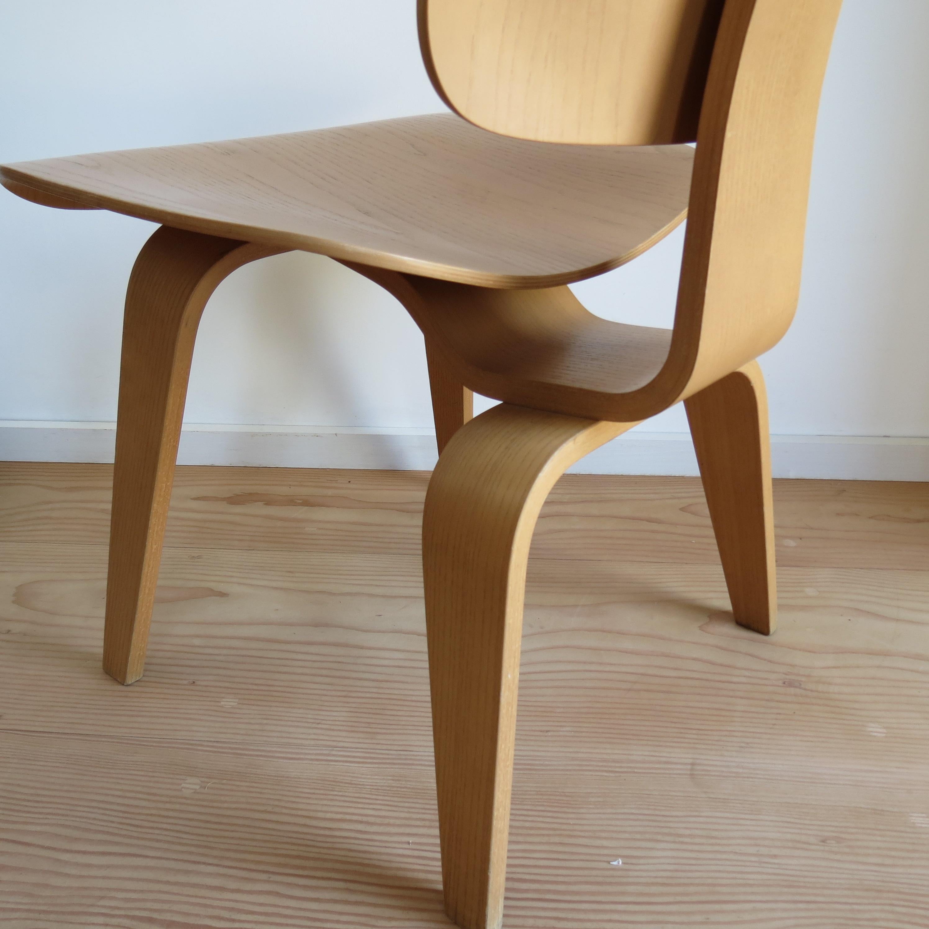 Single DCW Dining Chair by Charles Eames for Vitra Plywood 1999 5