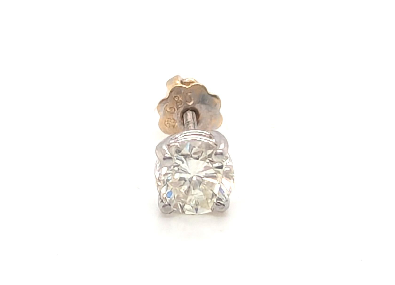 Boucle d'oreille à diamant unique .50ct 14K or blanc et jaune miné I VS1 Screwback


Comprend un véritable diamant rond de taille brillant I VS1 de 50ct et plus, de couleur naturelle. 

Diamant 100% Nature

Poids de diamant de 0,50 carat 

Or blanc