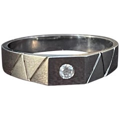 Single Diamond Traditional Ring/Band 18 Karat White Gold Unisex