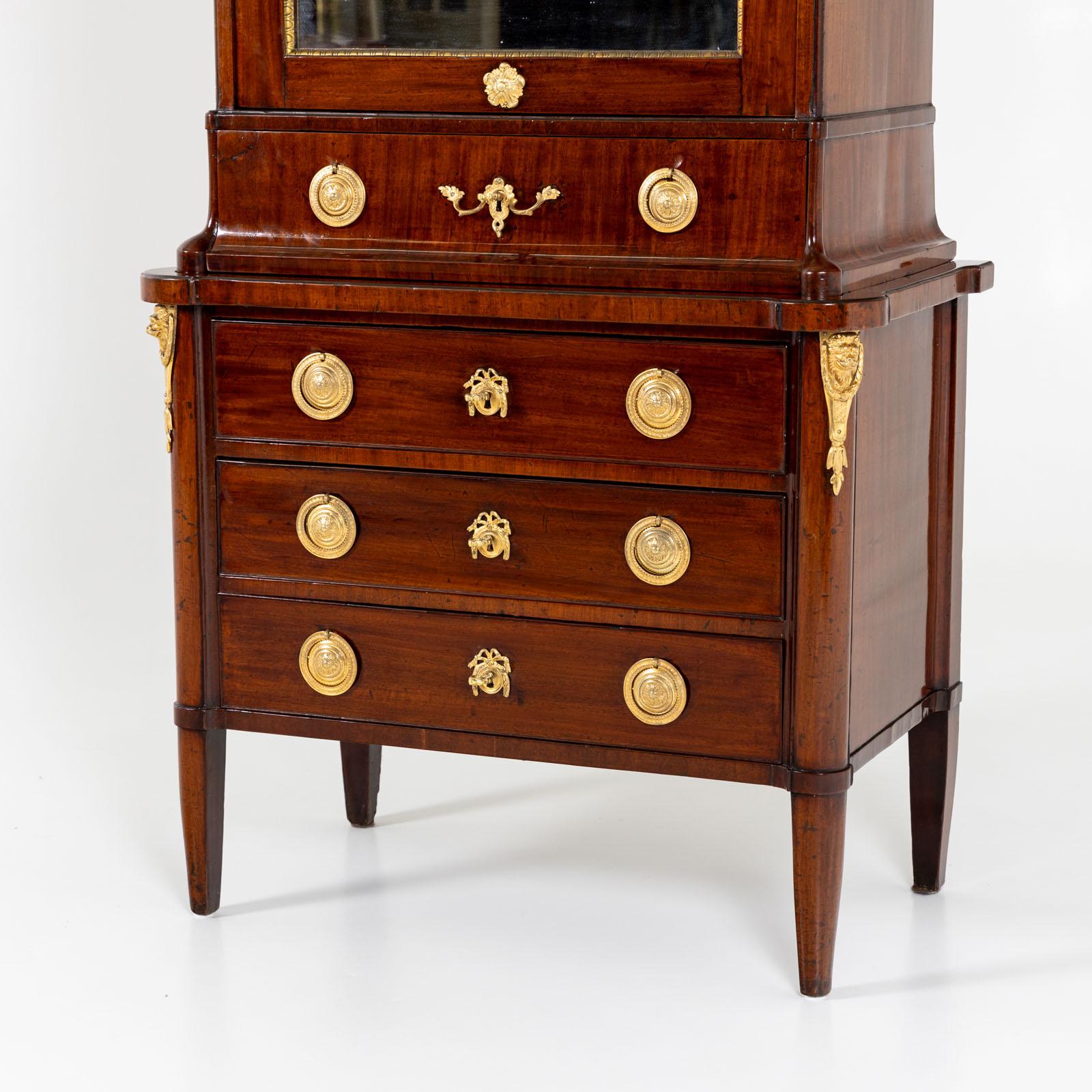 Eintüriges Spiegelkabinett mit vier Schubladen, Berlin, um 1790 (Empire)