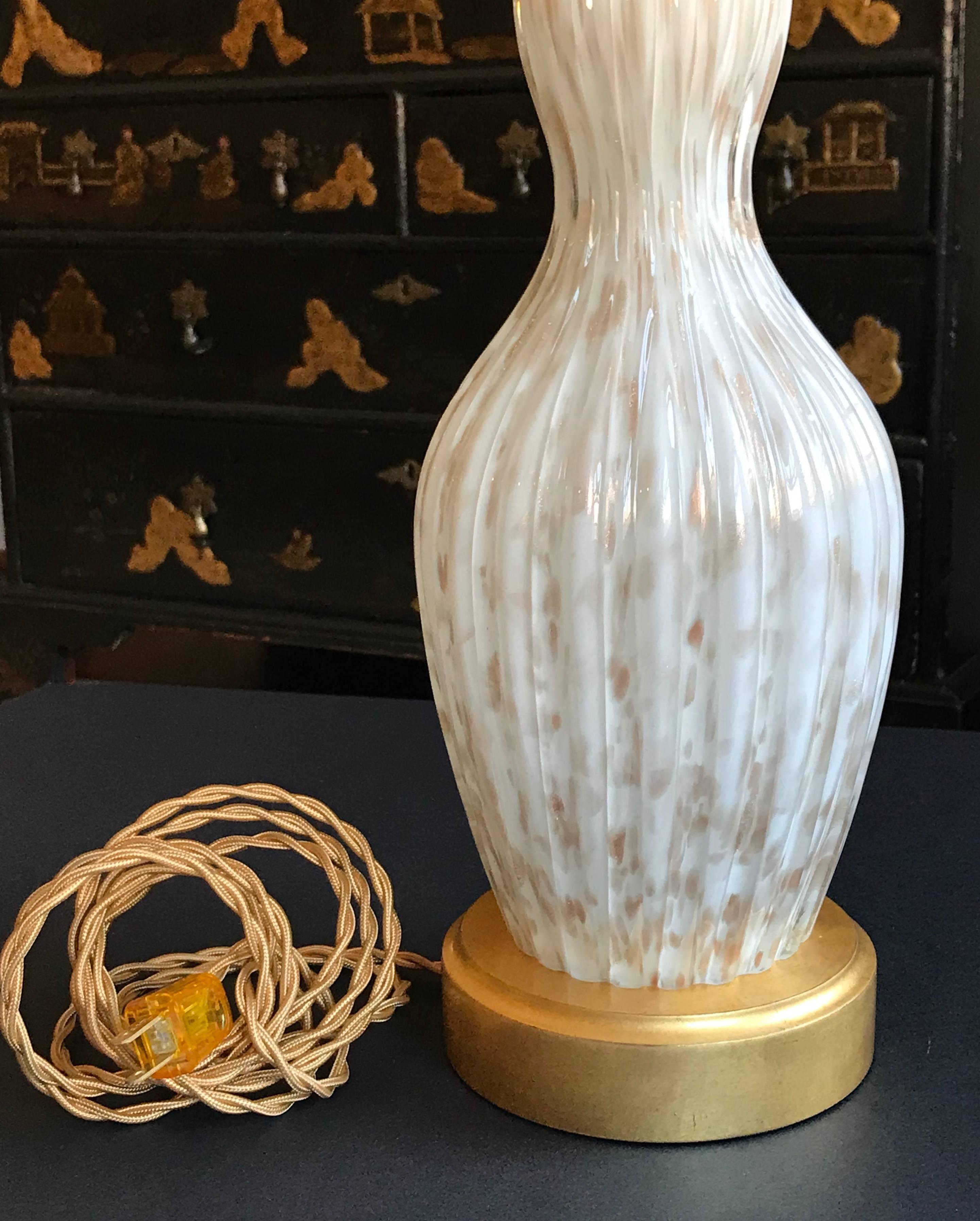 Single Double Gourd Italian Murano Glass Lamp in White and Gold For Sale 3