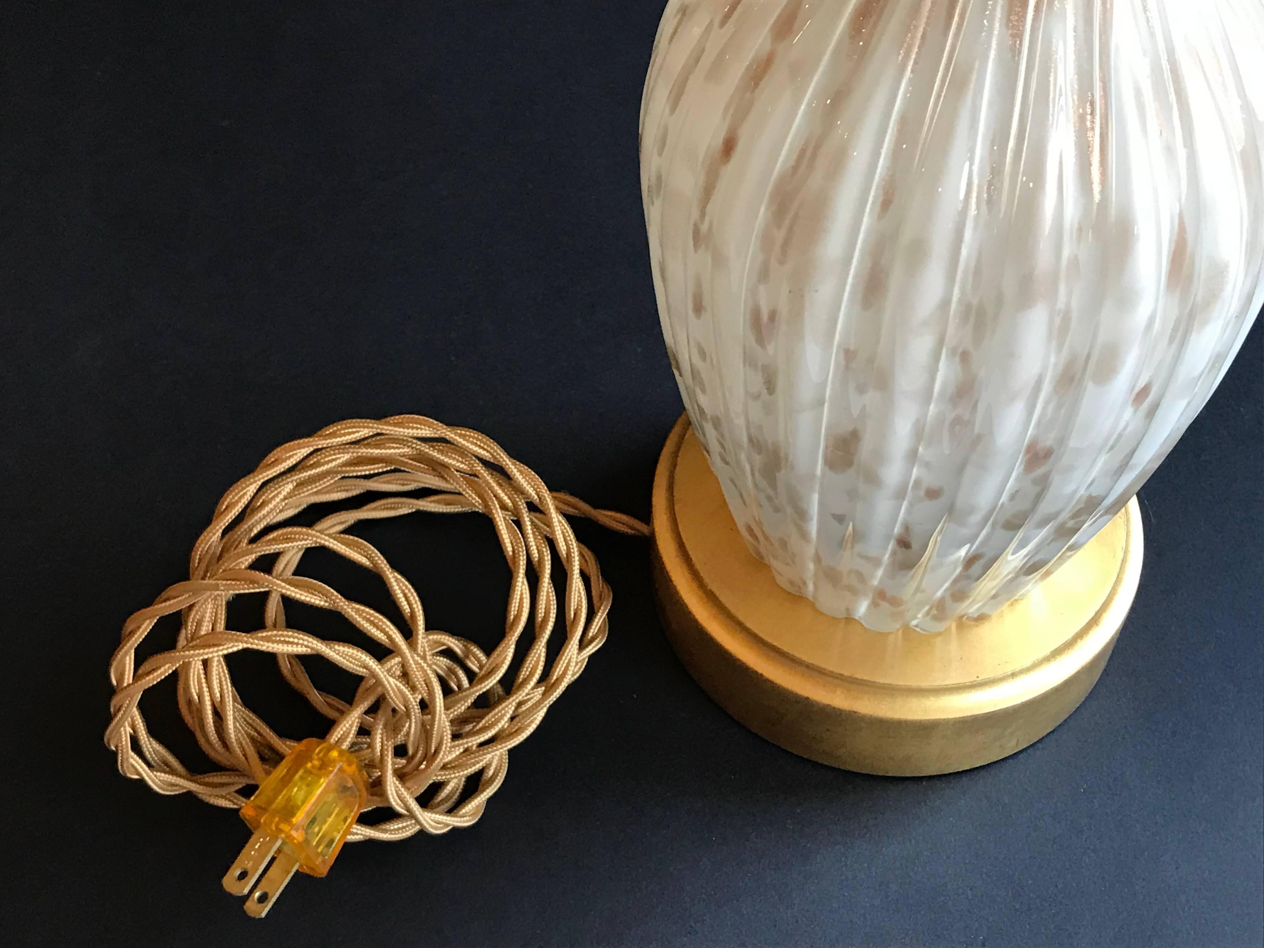 Single Double Gourd Italian Murano Glass Lamp in White and Gold For Sale 4