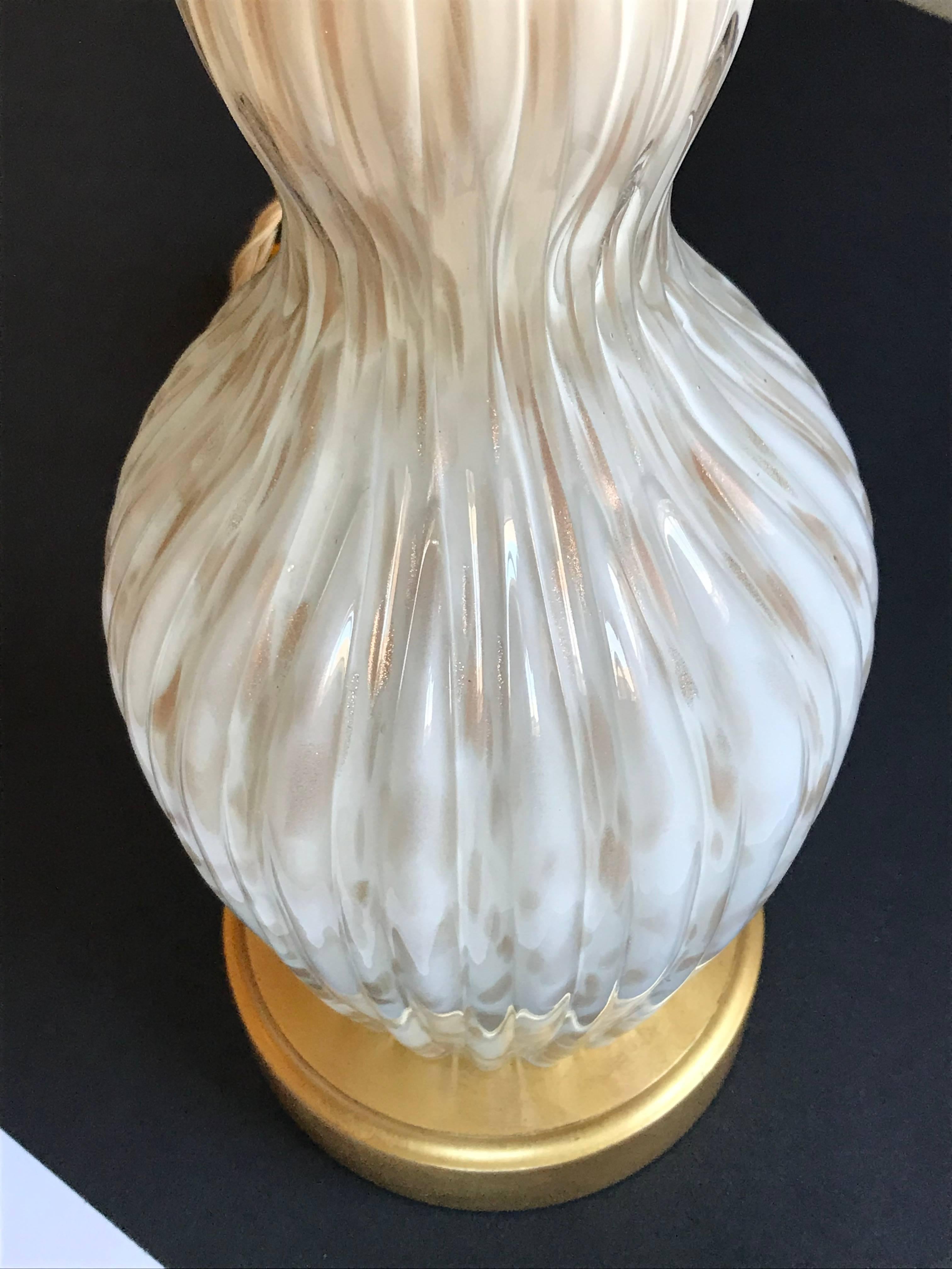Single Double Gourd Italian Murano Glass Lamp in White and Gold For Sale 5