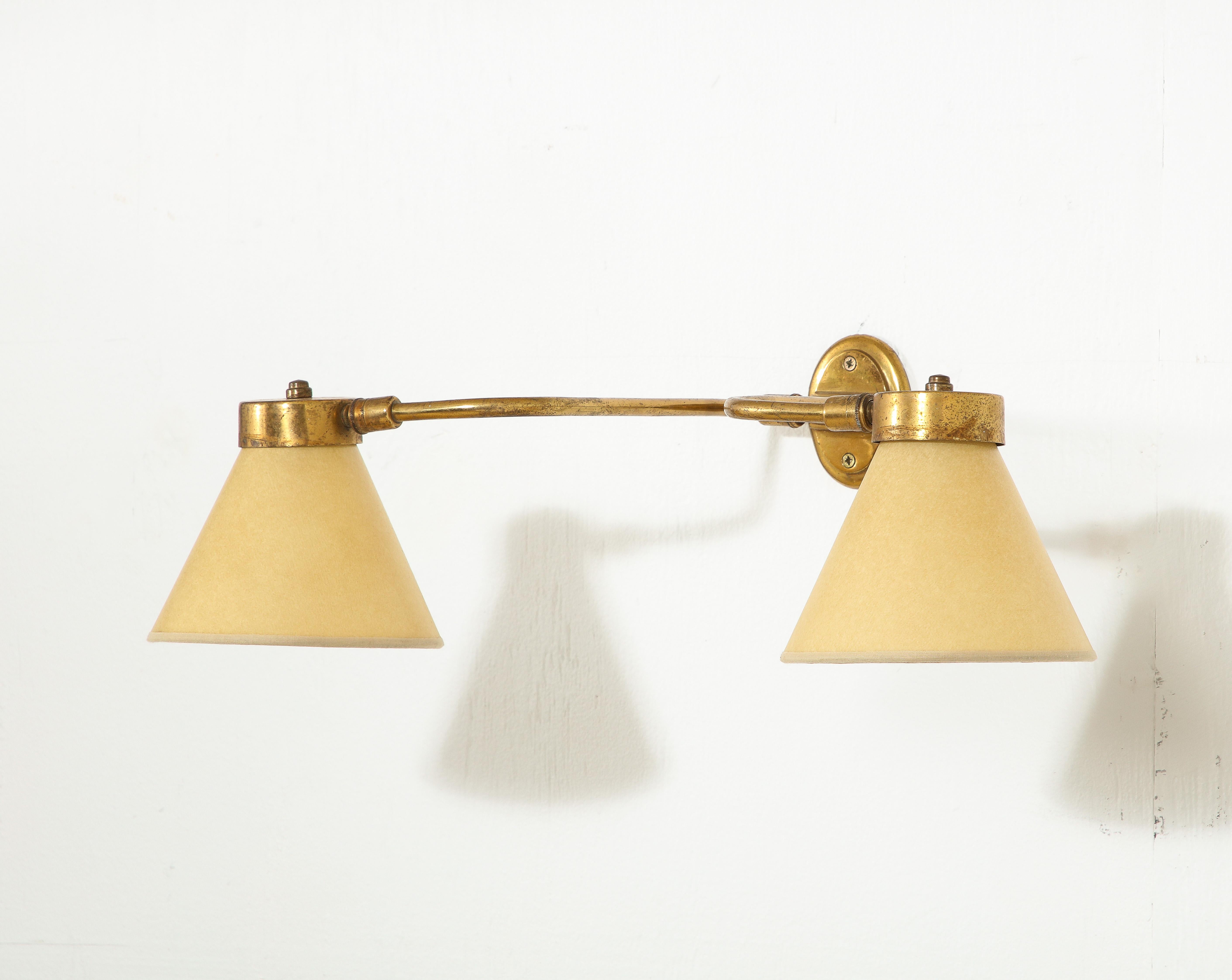 Mid-Century Modern Single Down Light Brass Articulated Sconce, France 1960's For Sale