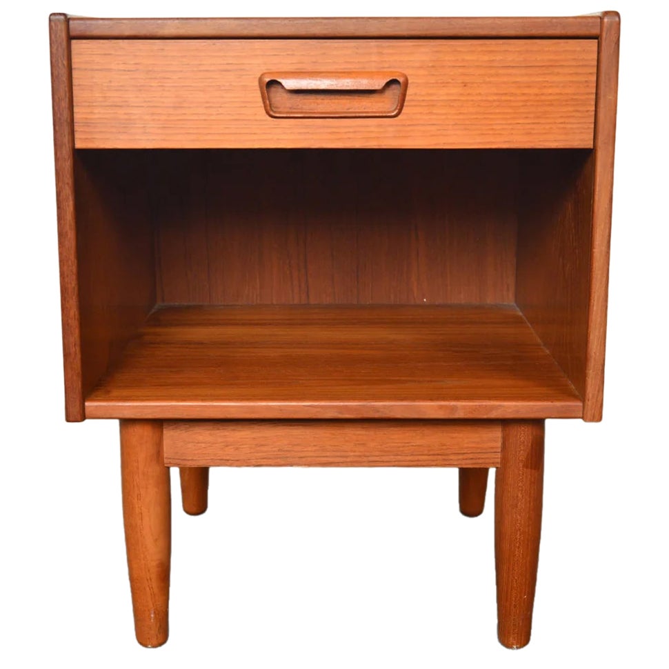 Comodino in teak a un cassetto di A. Nielsen