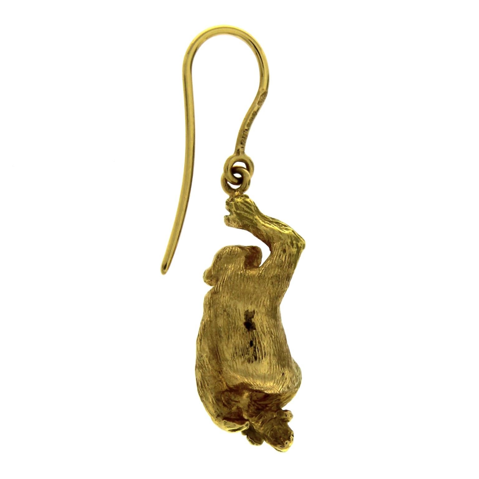 Single Earring monkey in 18kt yellow gold
Total weight of 18 kt  gold: gr 6.30
