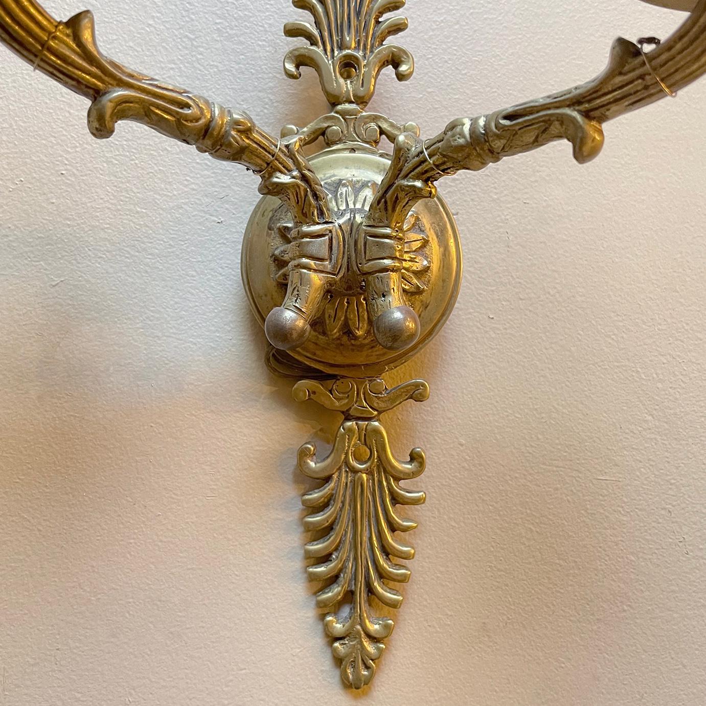 Single Empire Style Sconce In Good Condition For Sale In New York, NY