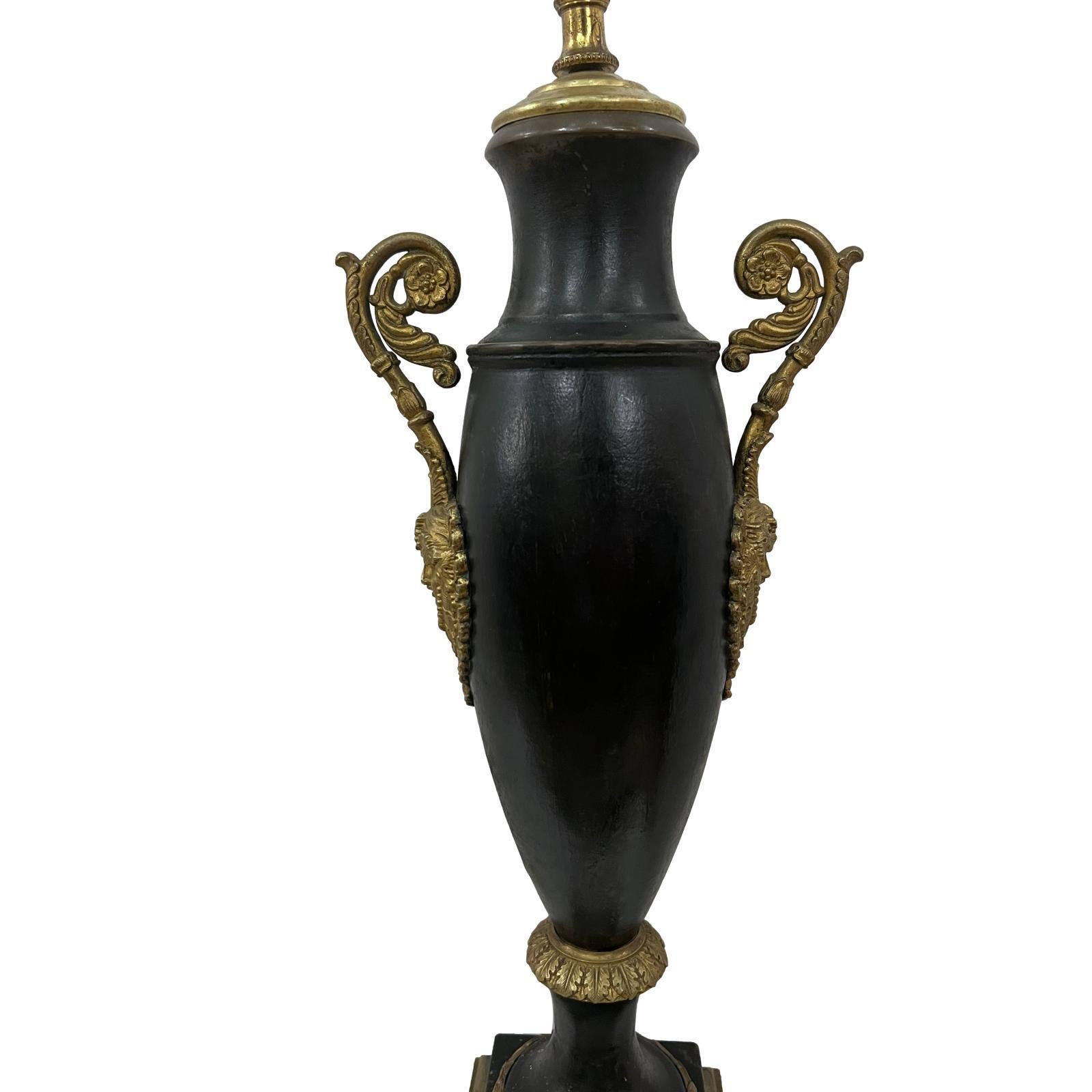 Lámpara Imperio de Tole y Bronce en venta 1