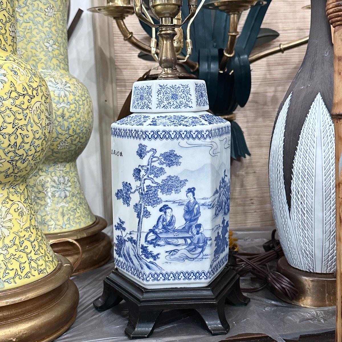 Single English Chinoiserie Lamp For Sale 1
