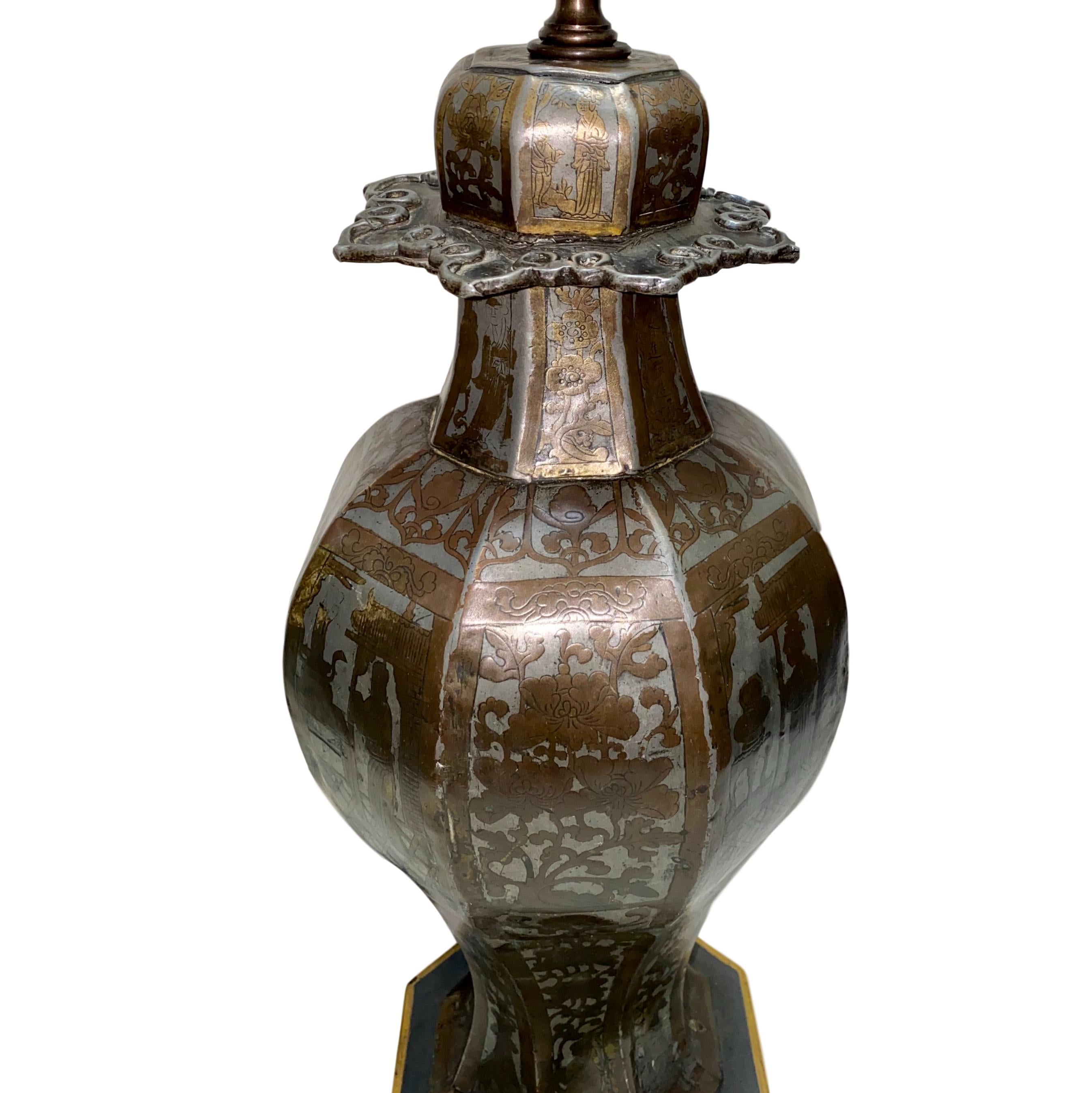 Early 20th Century Single English Chinoiserie Table Lamp For Sale
