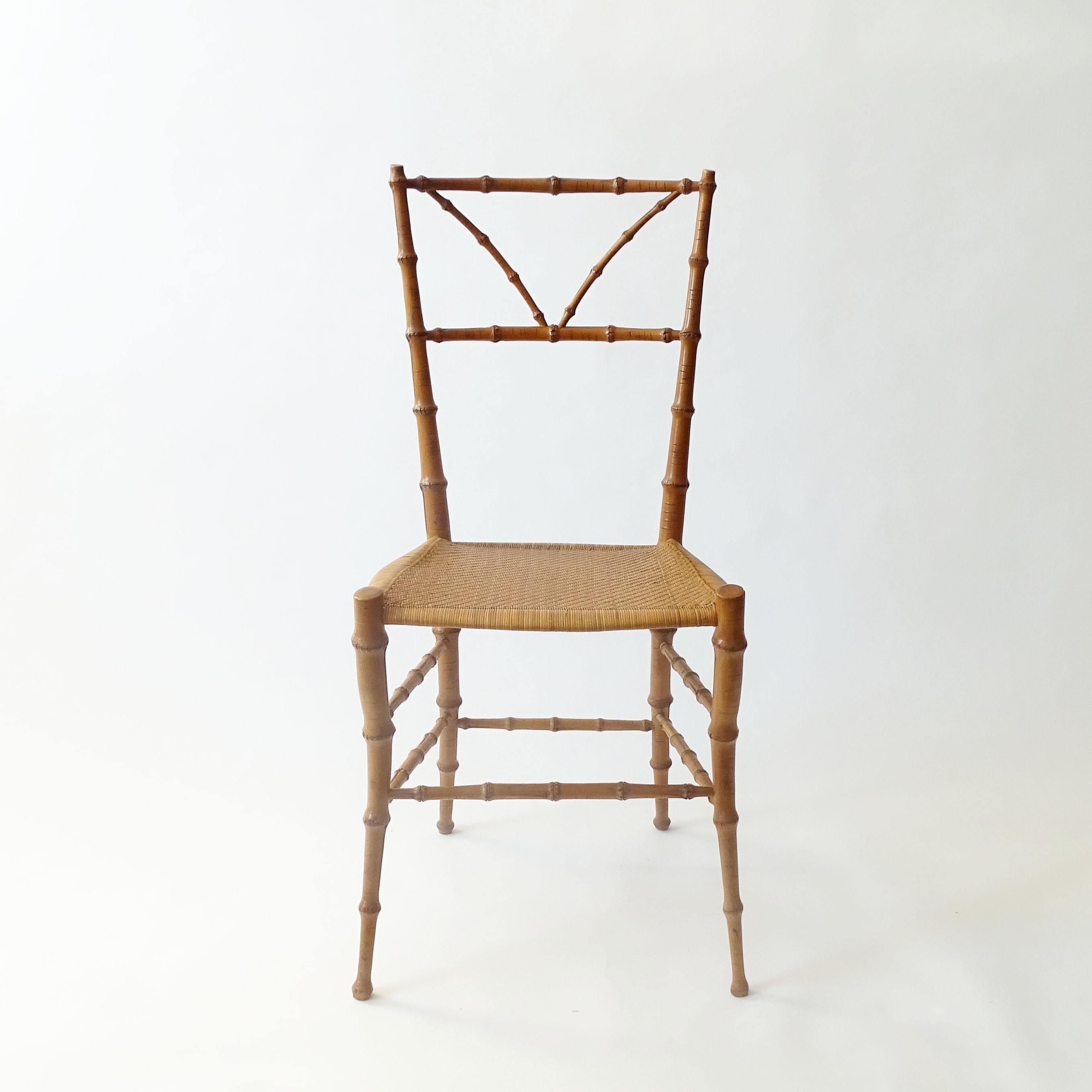 Prächtiger einzelner Stuhl aus Bambusimitat und Korbgeflecht Chiavarina, Italien 1950er Jahre