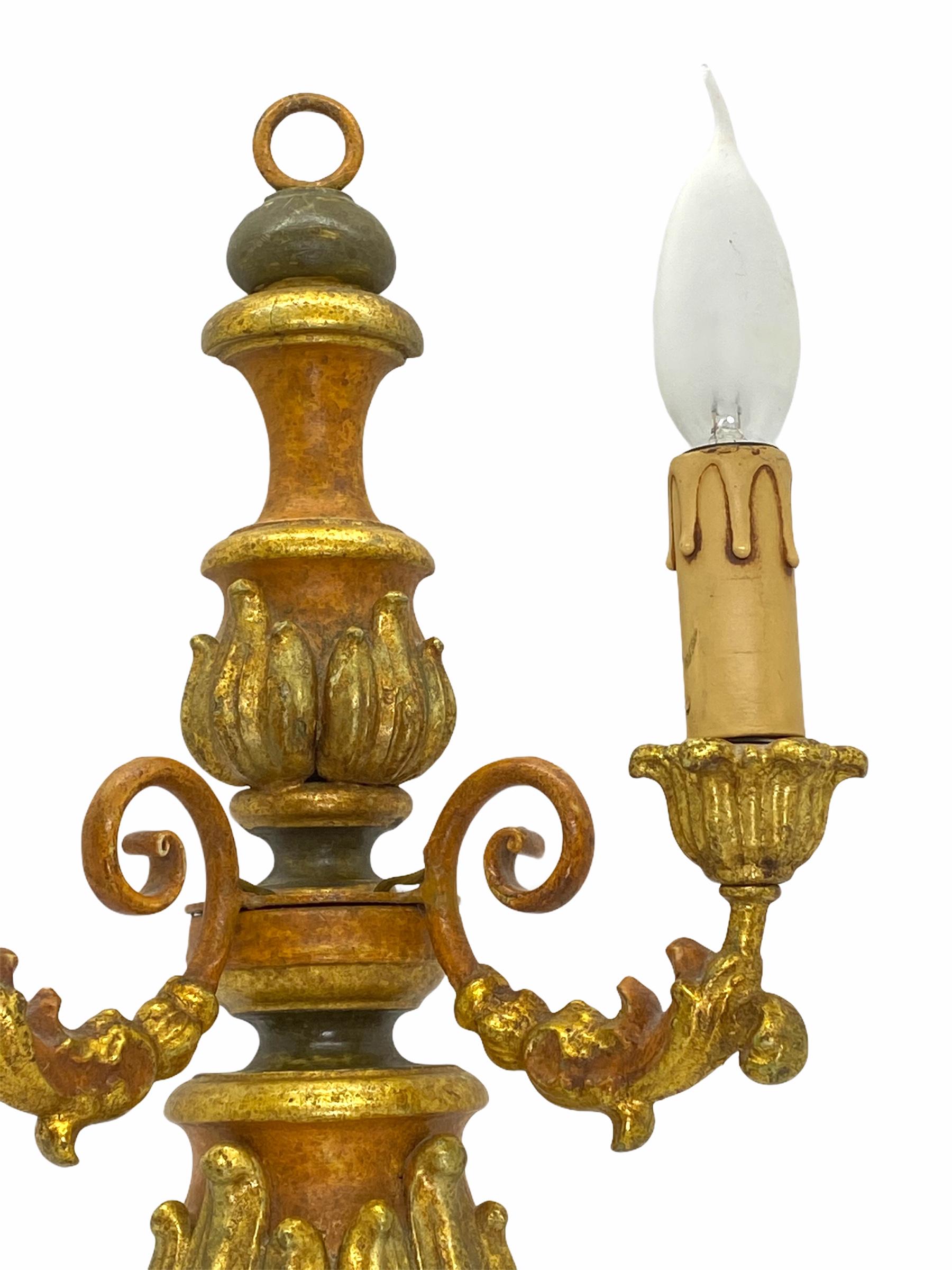 Late 20th Century Single Florentine Tole Toleware Italian Giltwood Sconce, Italy, 1980s For Sale