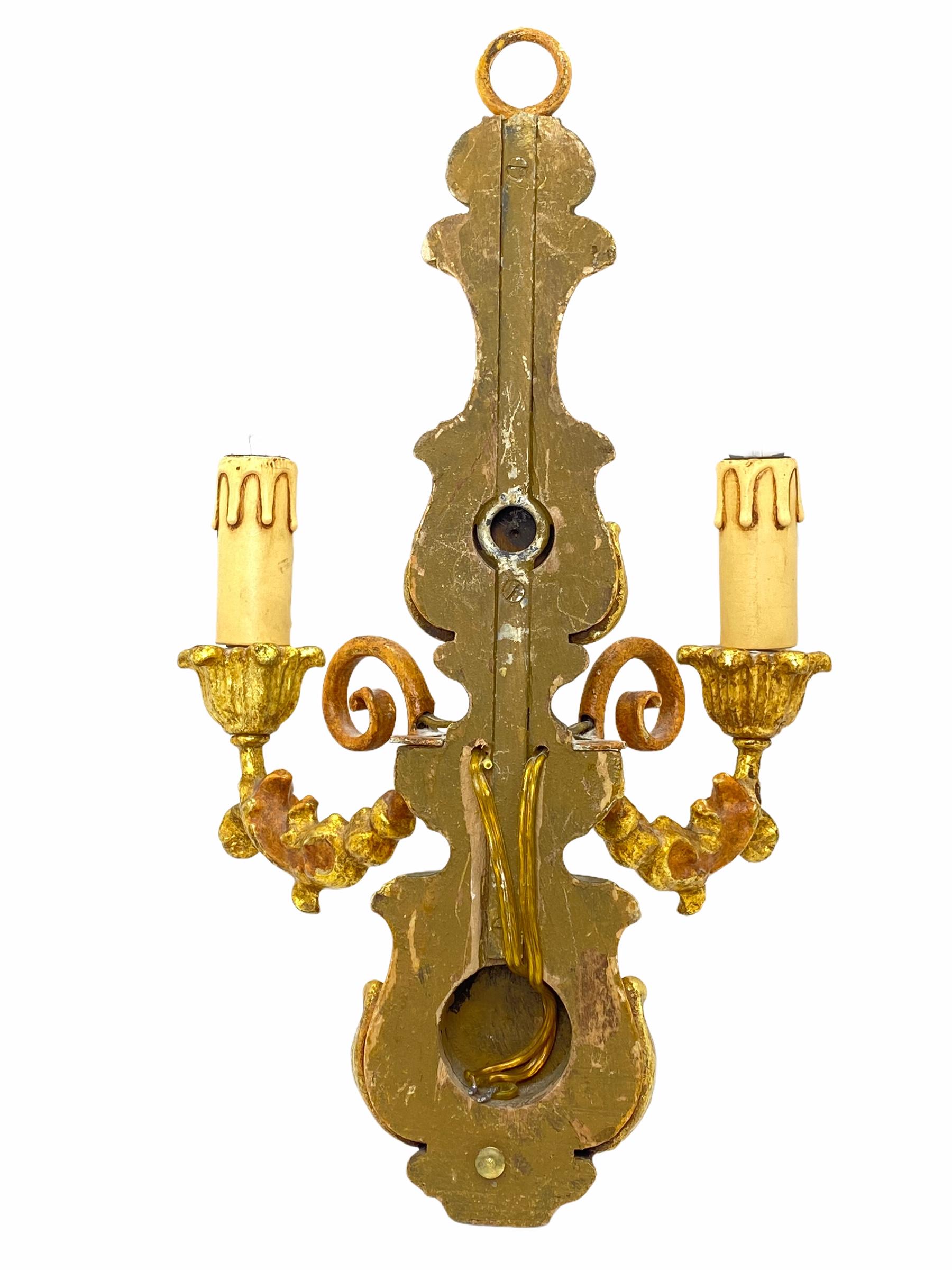 Single Florentine Tole Toleware Italian Giltwood Sconce, Italy, 1980s For Sale 1