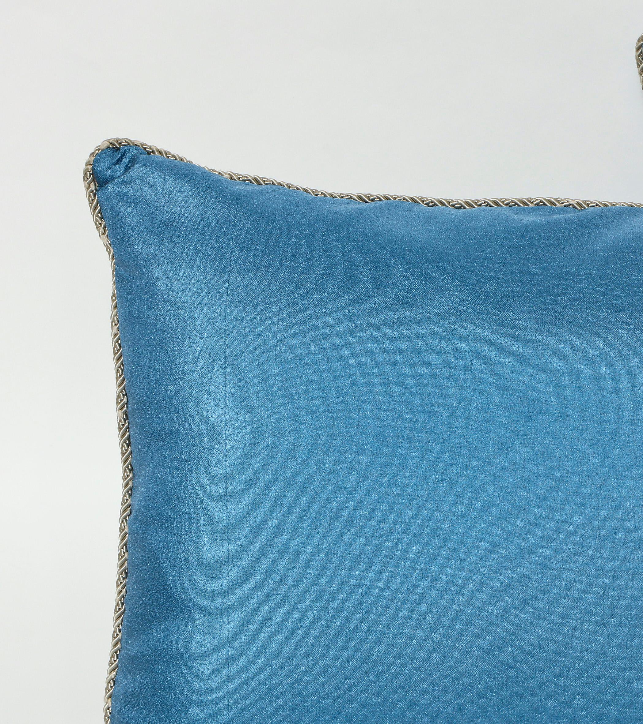 Single Fortuny Fabric Cushion in a Neoclassical Pattern In Excellent Condition In New York, NY