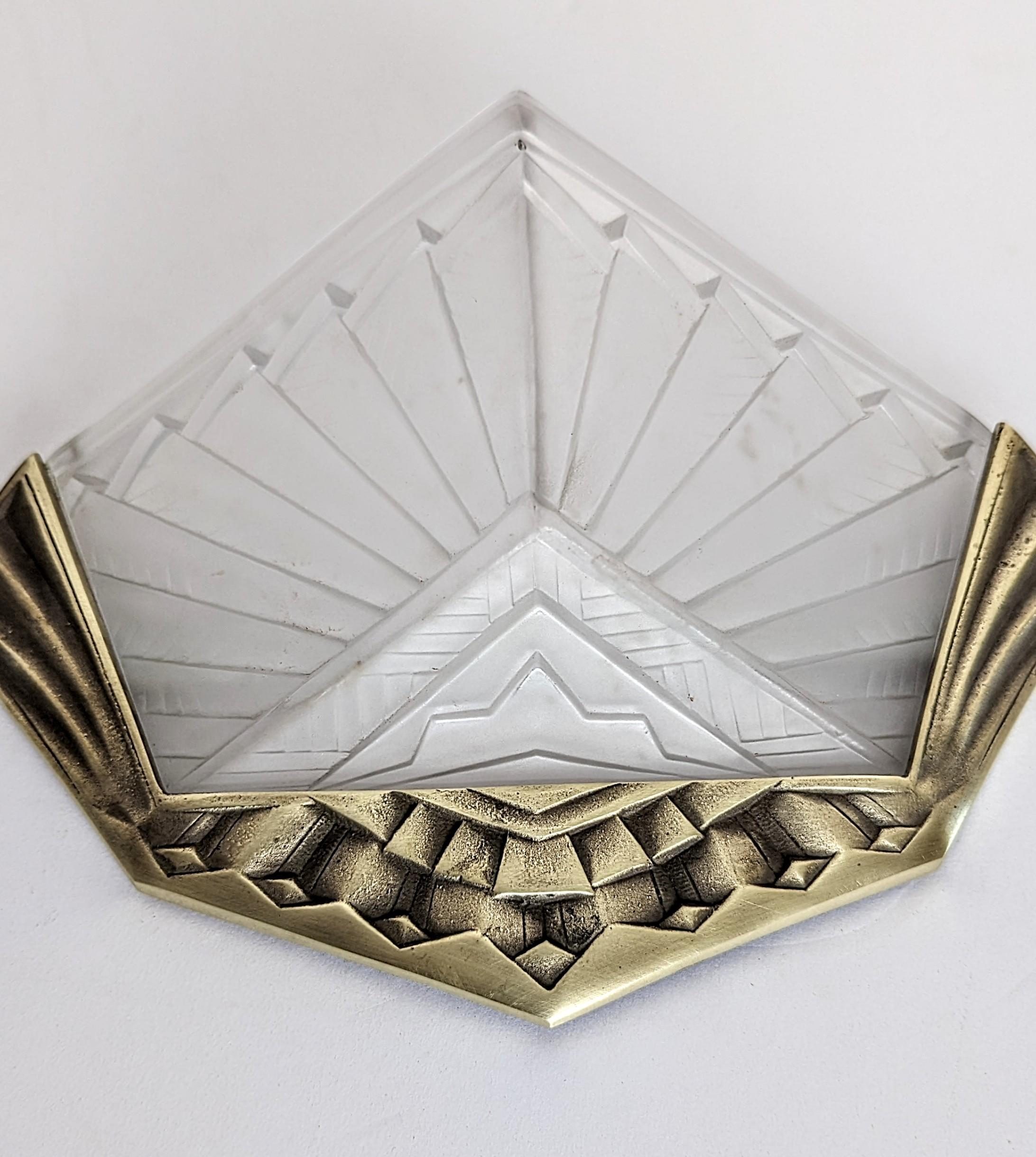 20th Century Single French Art Deco Sconce by EJG For Sale
