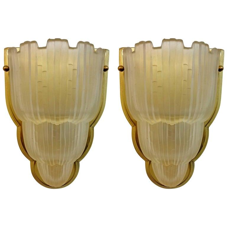 Pressed Single French Art Deco Waterfall Wall Sconce Signed by Sabino For Sale
