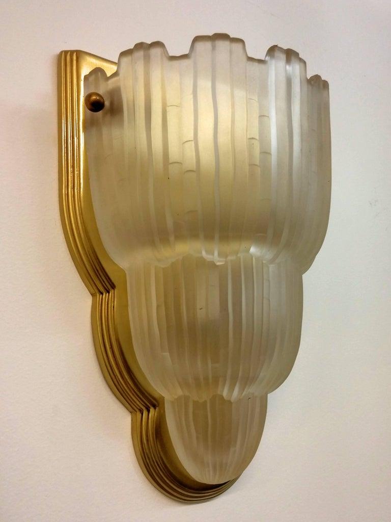 Single French Art Deco Waterfall Wall Sconce Signed by Sabino In Good Condition For Sale In Long Island City, NY