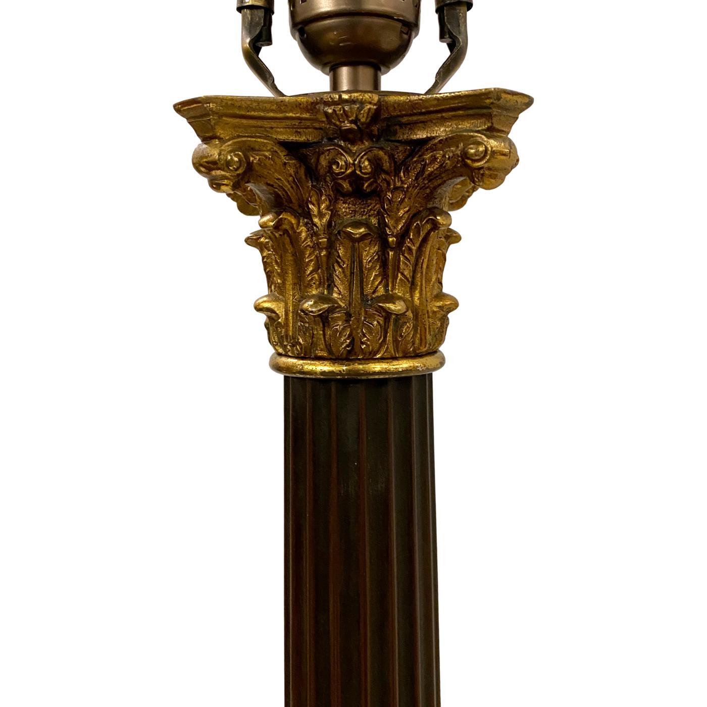 Bronze Lampe de table simple de style Empire français en vente