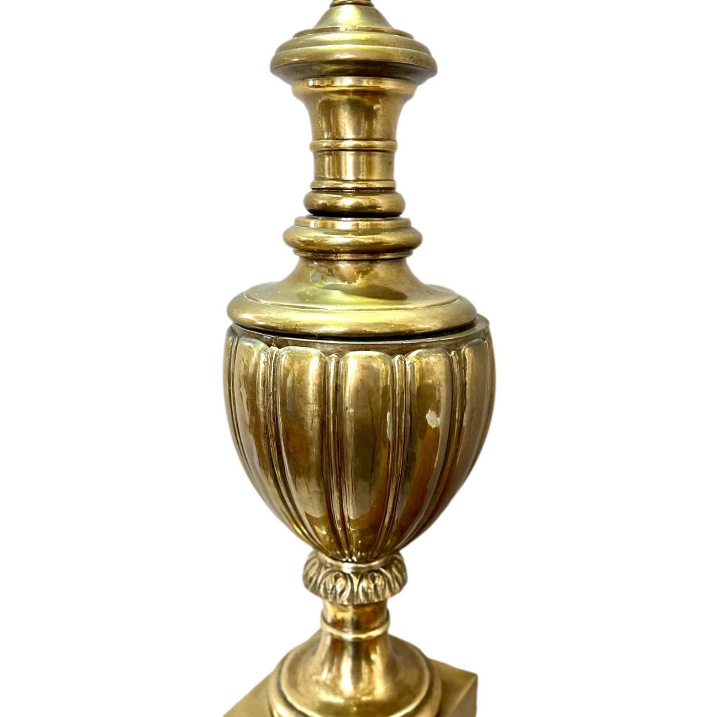 Lampe française simple en bronze patiné Bon état - En vente à New York, NY