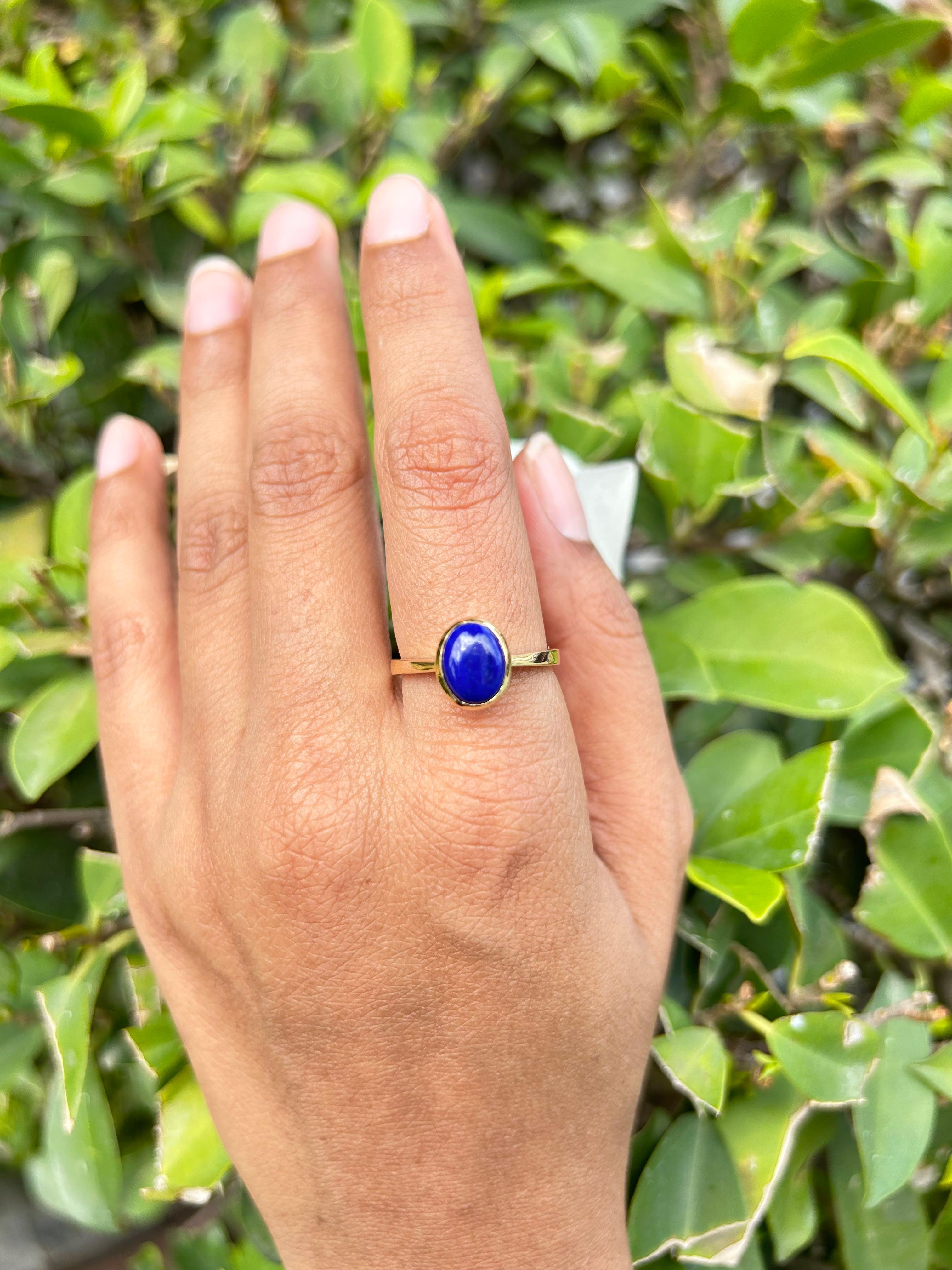 Vivid Blue Oval Lapis Lazuli Ring Made in 18 Karat Solid Yellow Gold Unisex Ring 5