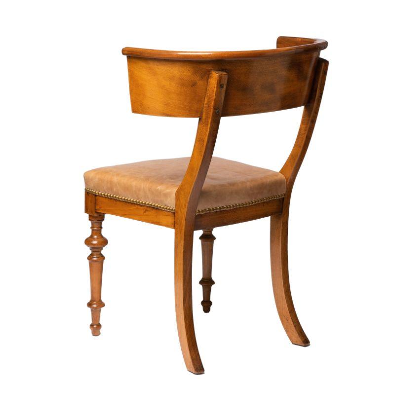 Single German/Austrian Klismos Form Side Chair in European Beech, 1820 In Excellent Condition In Kenilworth, IL