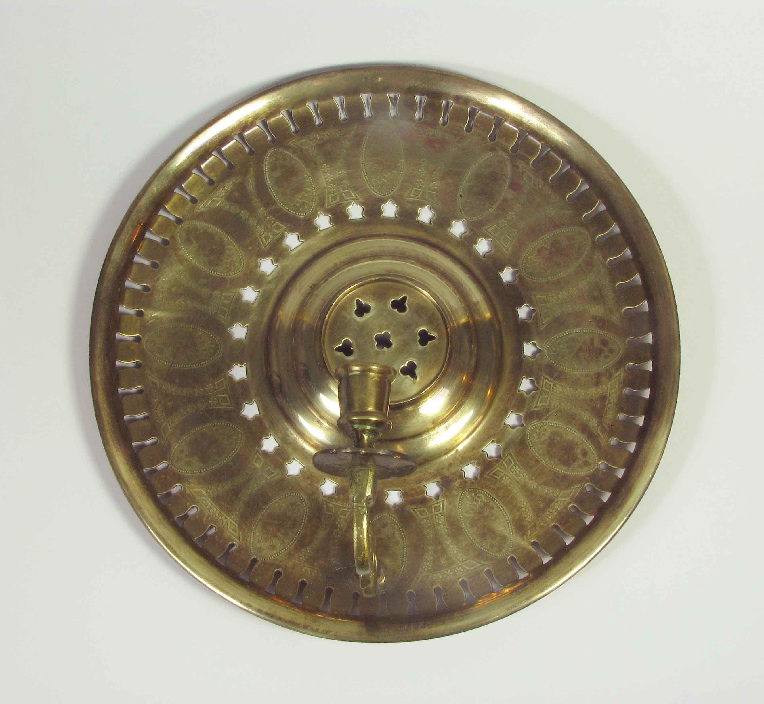 Single German Jugendstil Pierced Brass Wall Sconce, circa 1900 For Sale 1