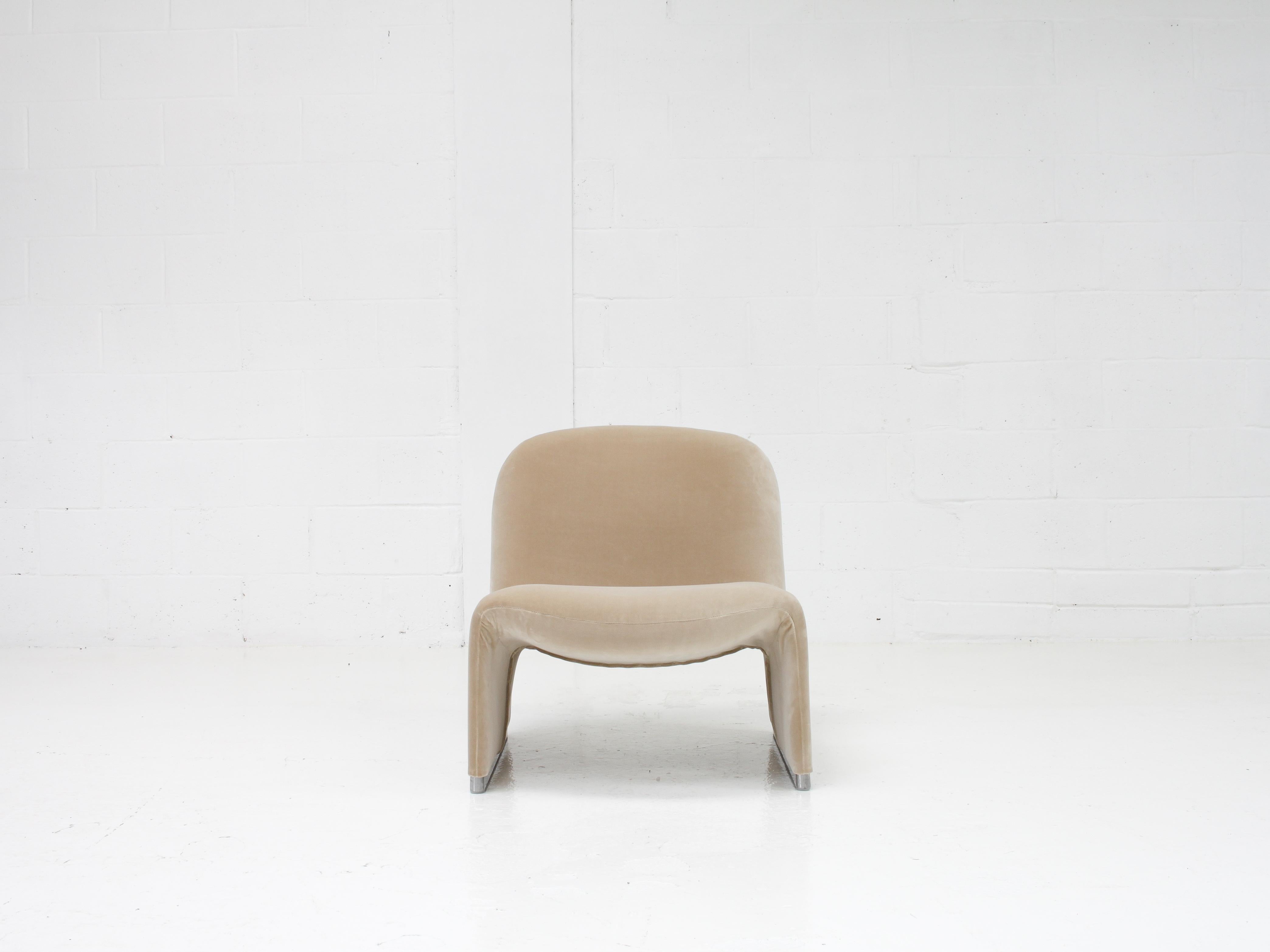 Single Giancarlo Piretti “Alky” Chair in New Velvet, Artifort, 1970s 3