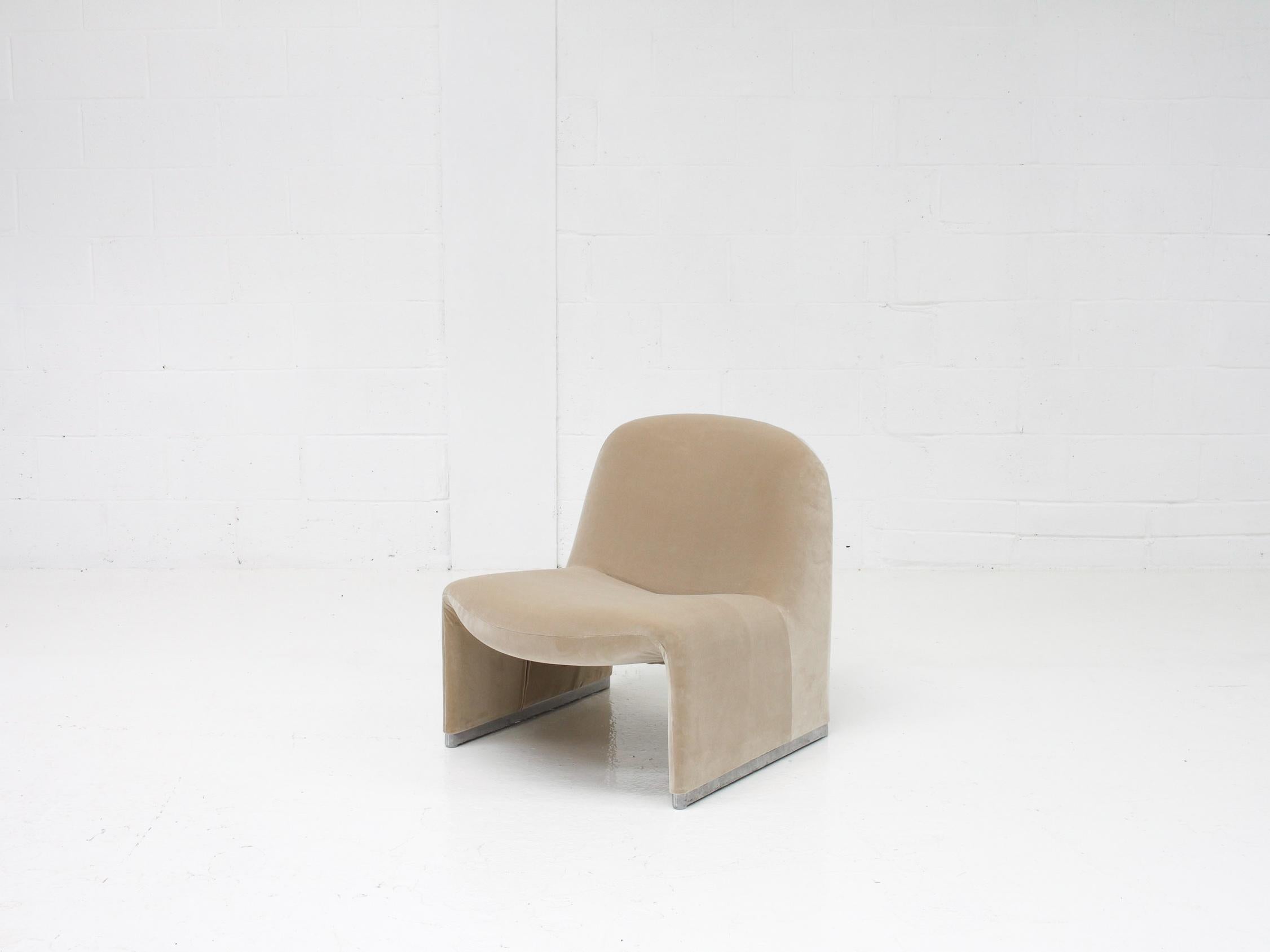 Single Giancarlo Piretti “Alky” Chair in New Velvet, Artifort, 1970s 1