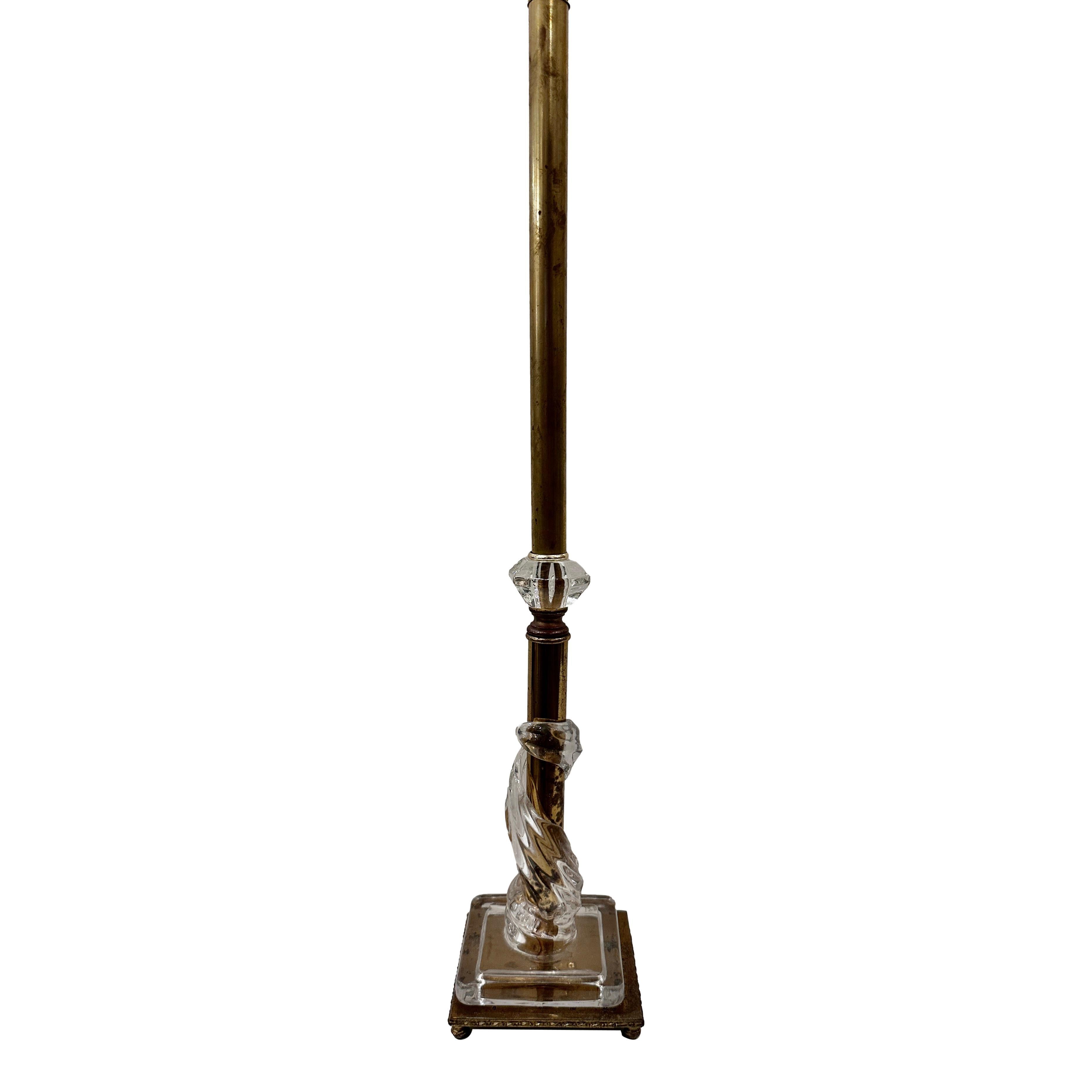 Lampe italienne en verre et en laiton datant des années 1960.

Mesures :
Hauteur du corps : 20