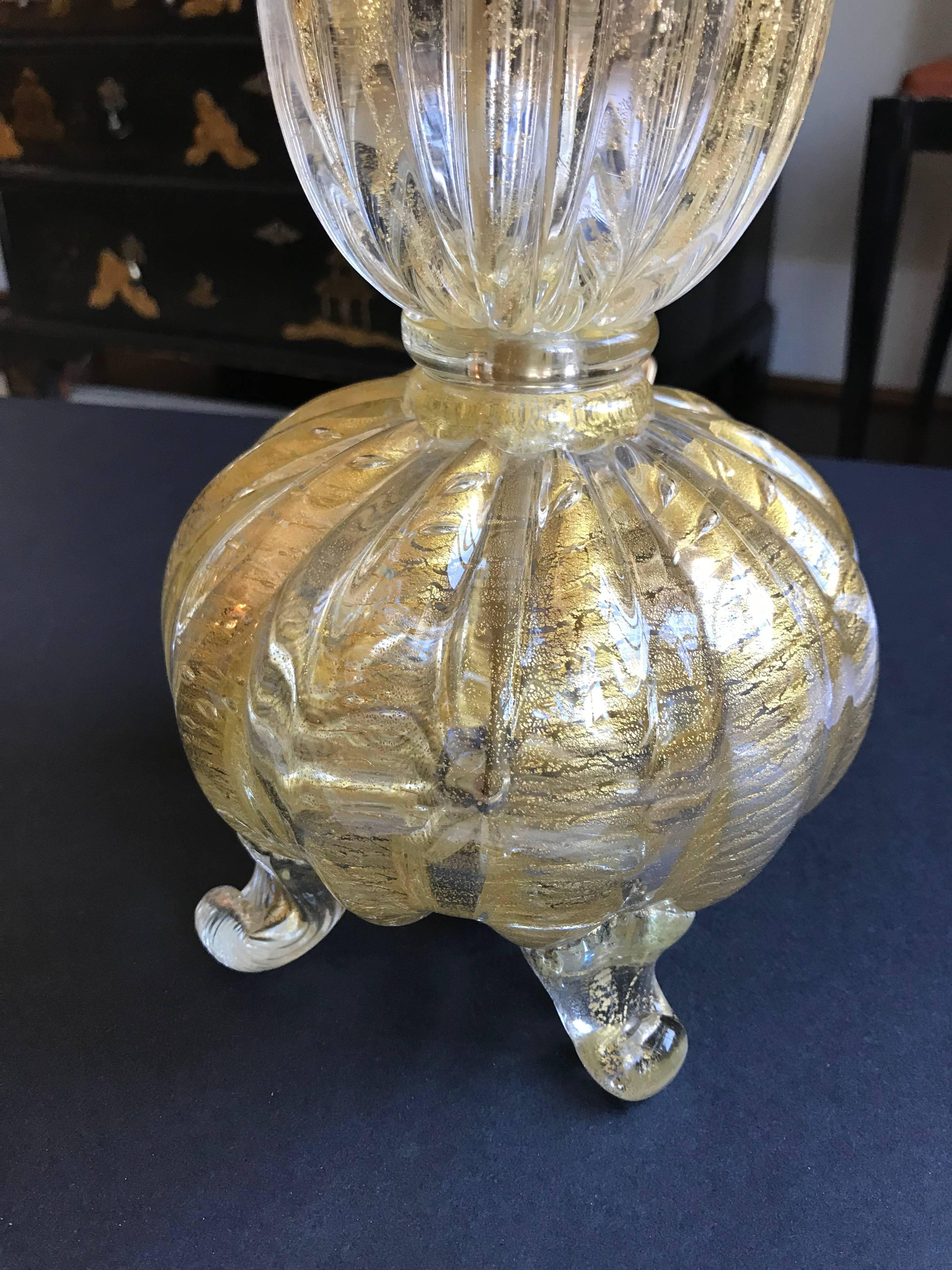 Single Gold Coronado D'oro Italian Murano Glass Footed Lamp For Sale 3